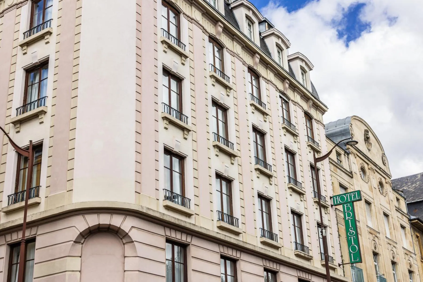 Property building in Hotel Bristol Metz Centre Gare