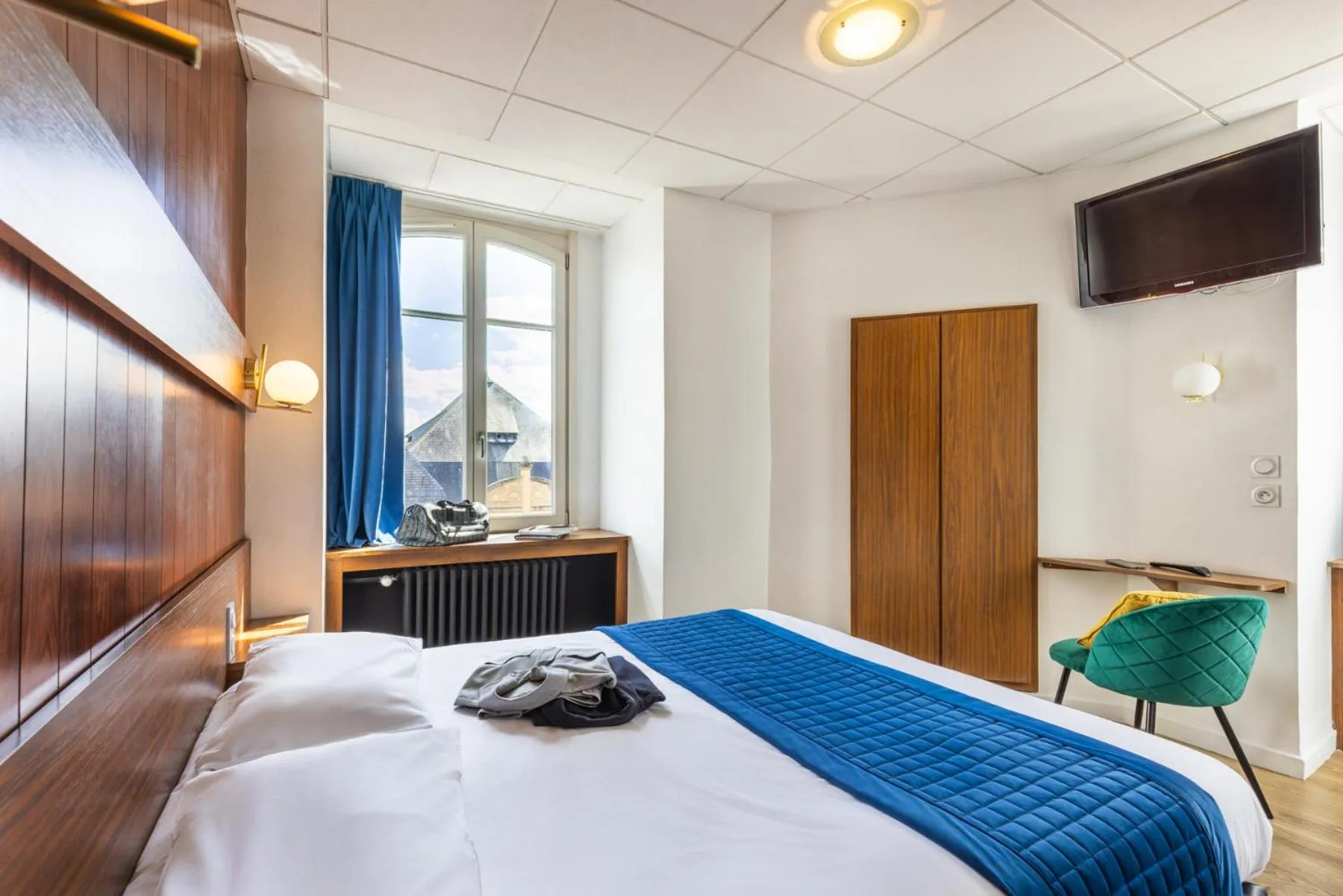 TV and multimedia, Bed in Hotel Bristol Metz Centre Gare