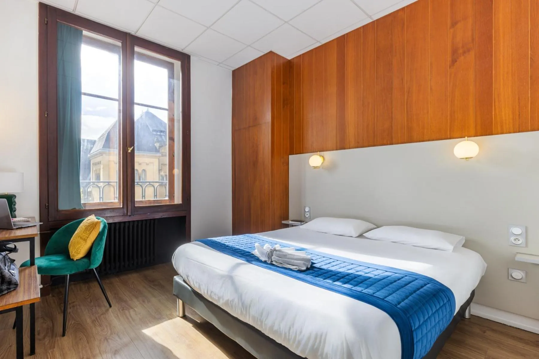 Bed in Hotel Bristol Metz Centre Gare