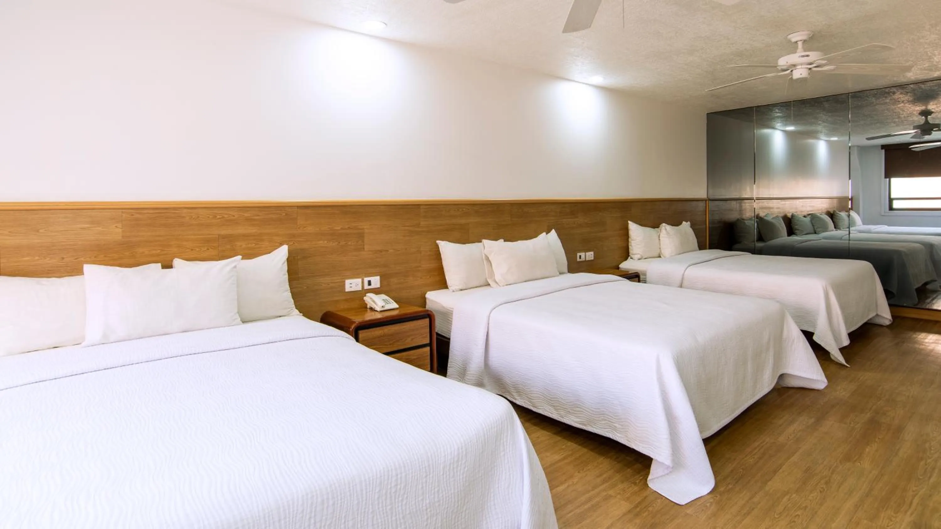 Bed in Hotel San Lucas