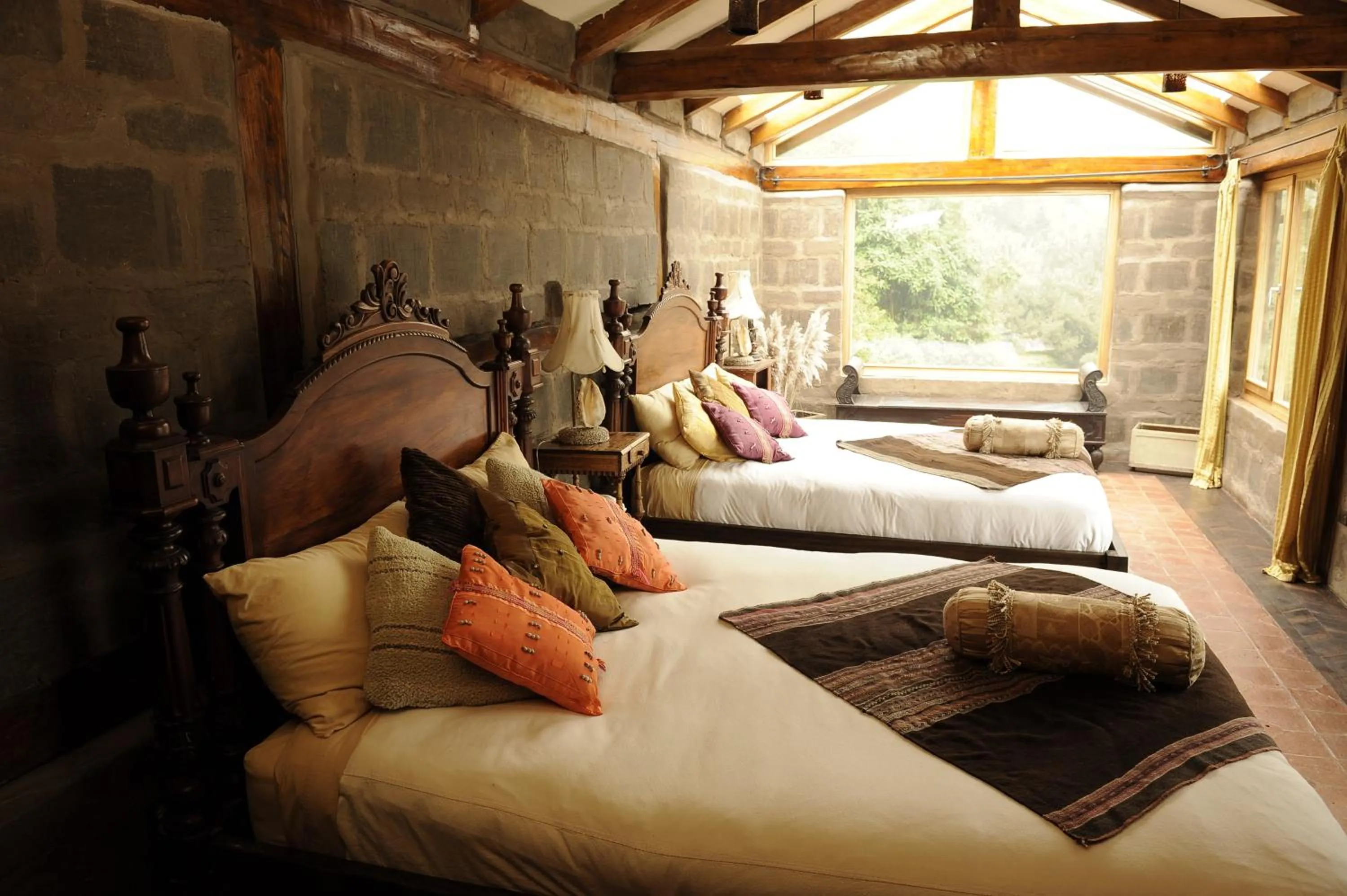 Day, Bed in Hacienda Rumiloma