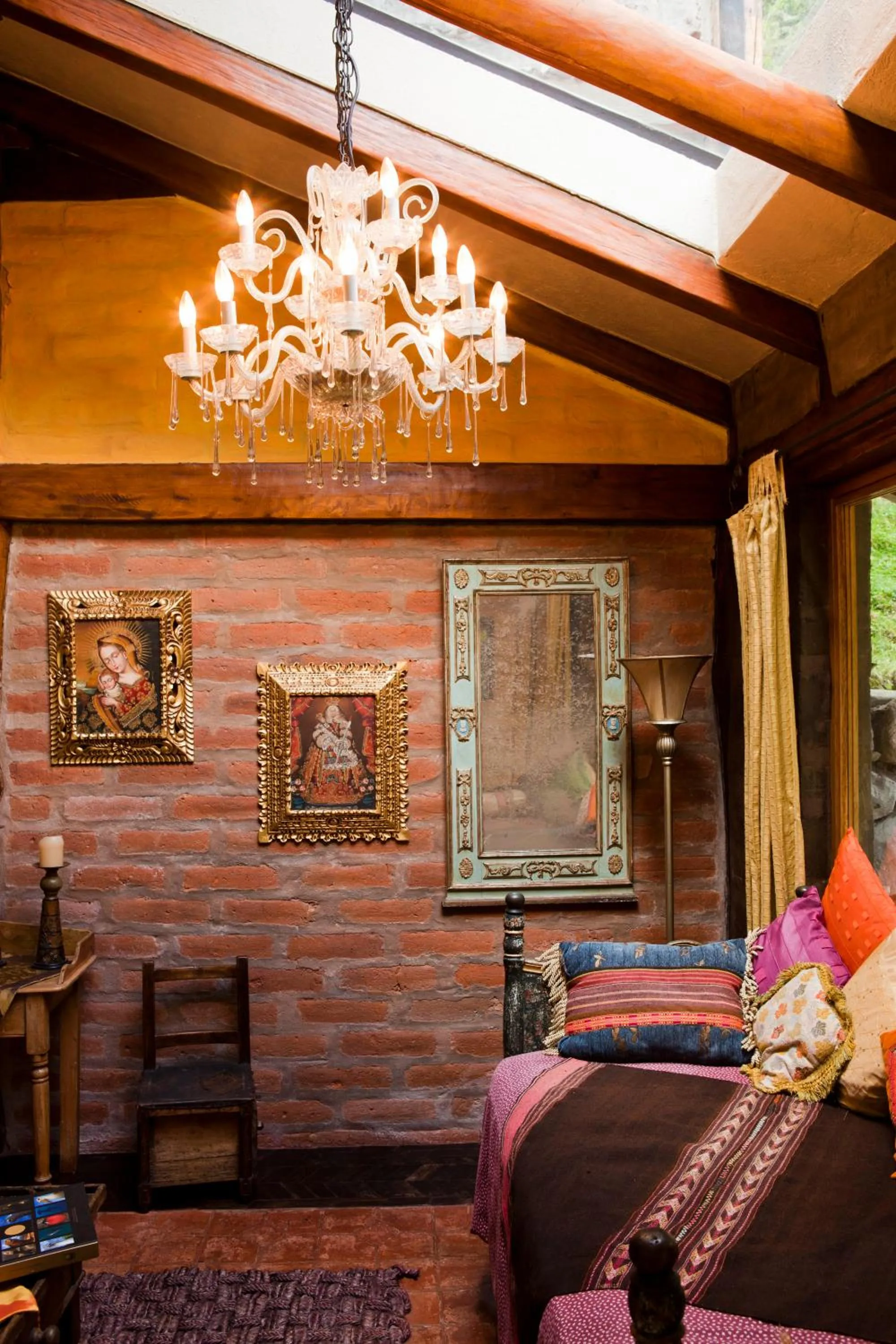 Living room, Bed in Hacienda Rumiloma