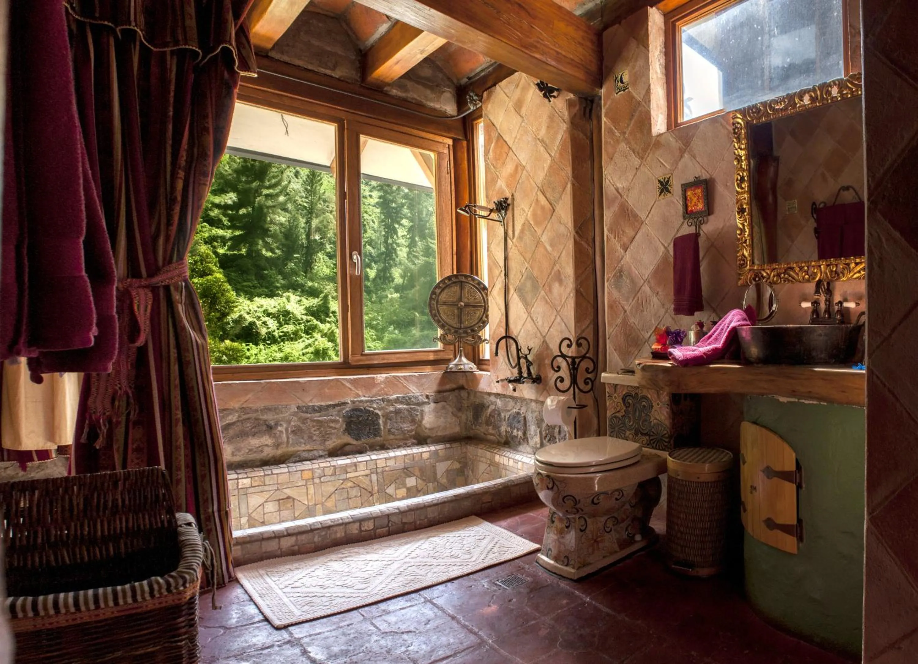 Bathroom in Hacienda Rumiloma