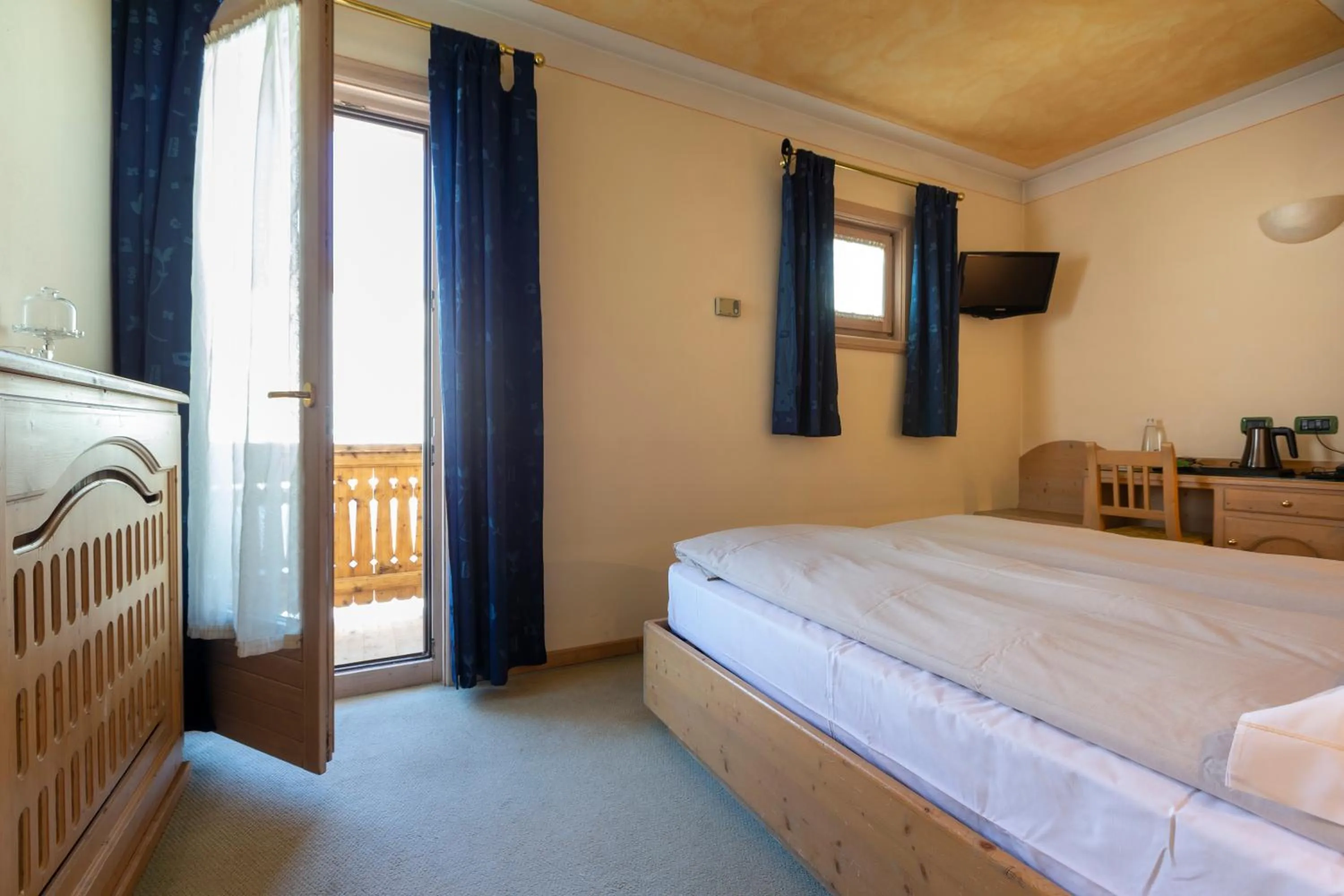 Bed in Hotel "La Suisse"