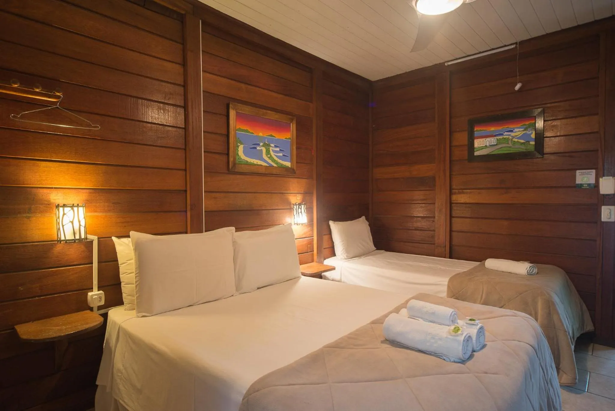 Photo of the whole room, Bed in Pousada Treze Luas