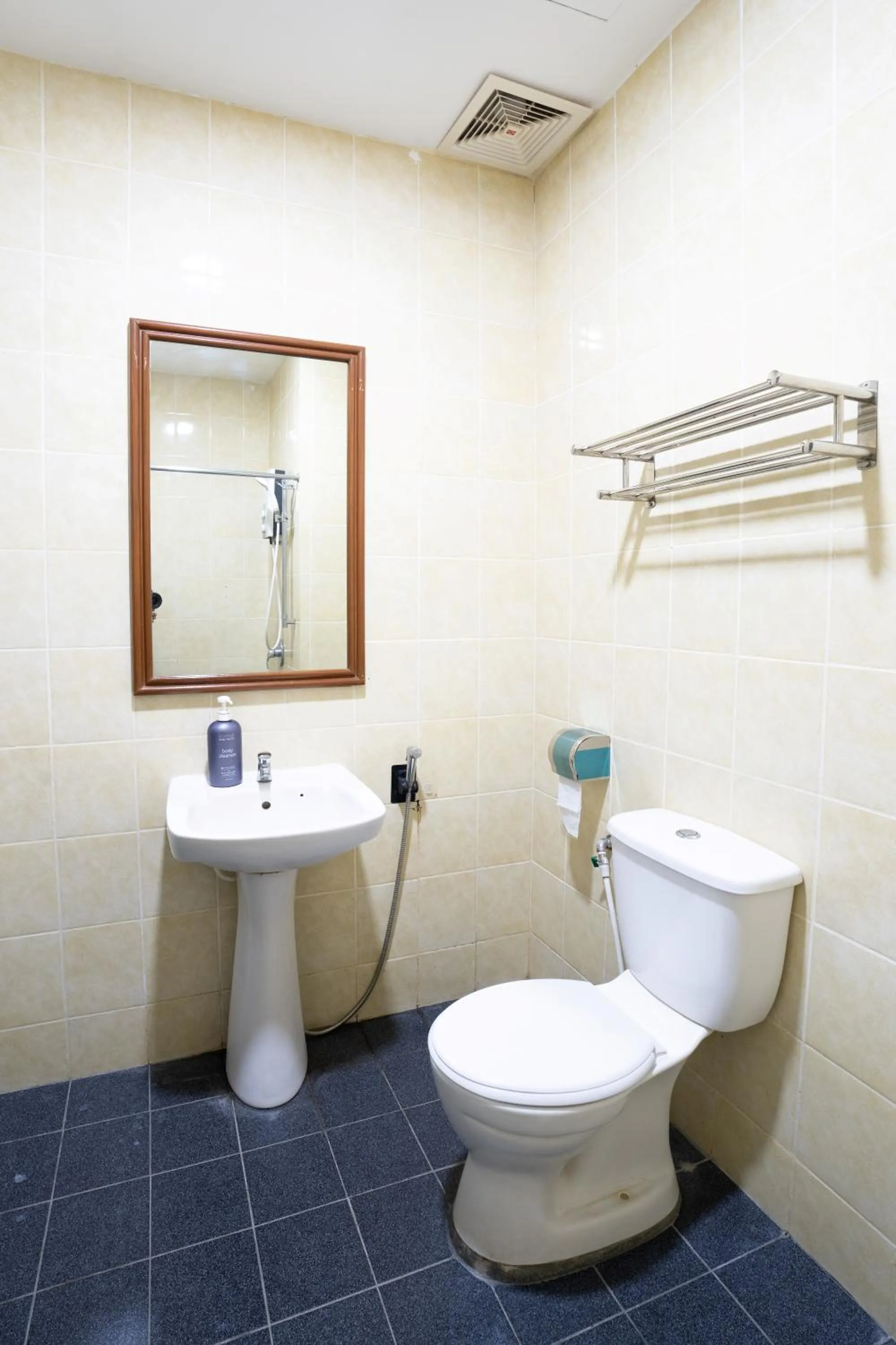 Bathroom in Pertama Lodge