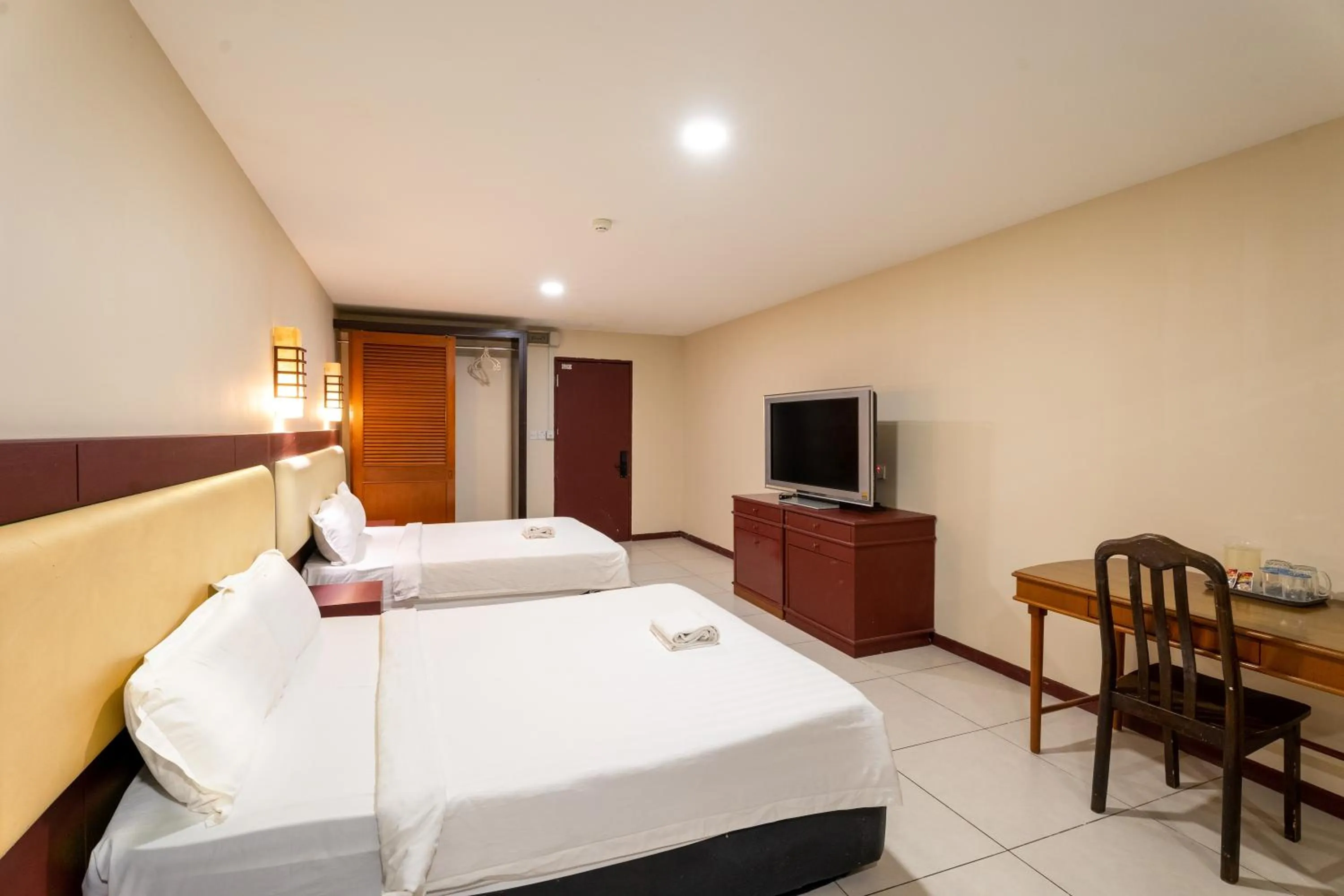 Bedroom, Bed in Pertama Lodge