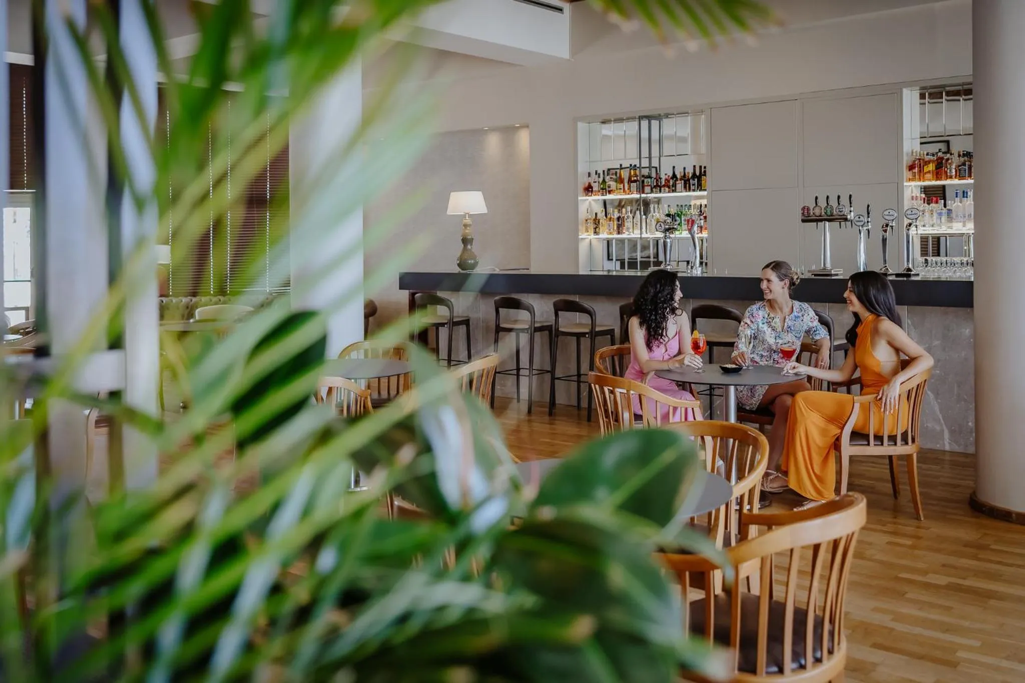 Lounge or bar in Golden Coast Beach Hotel