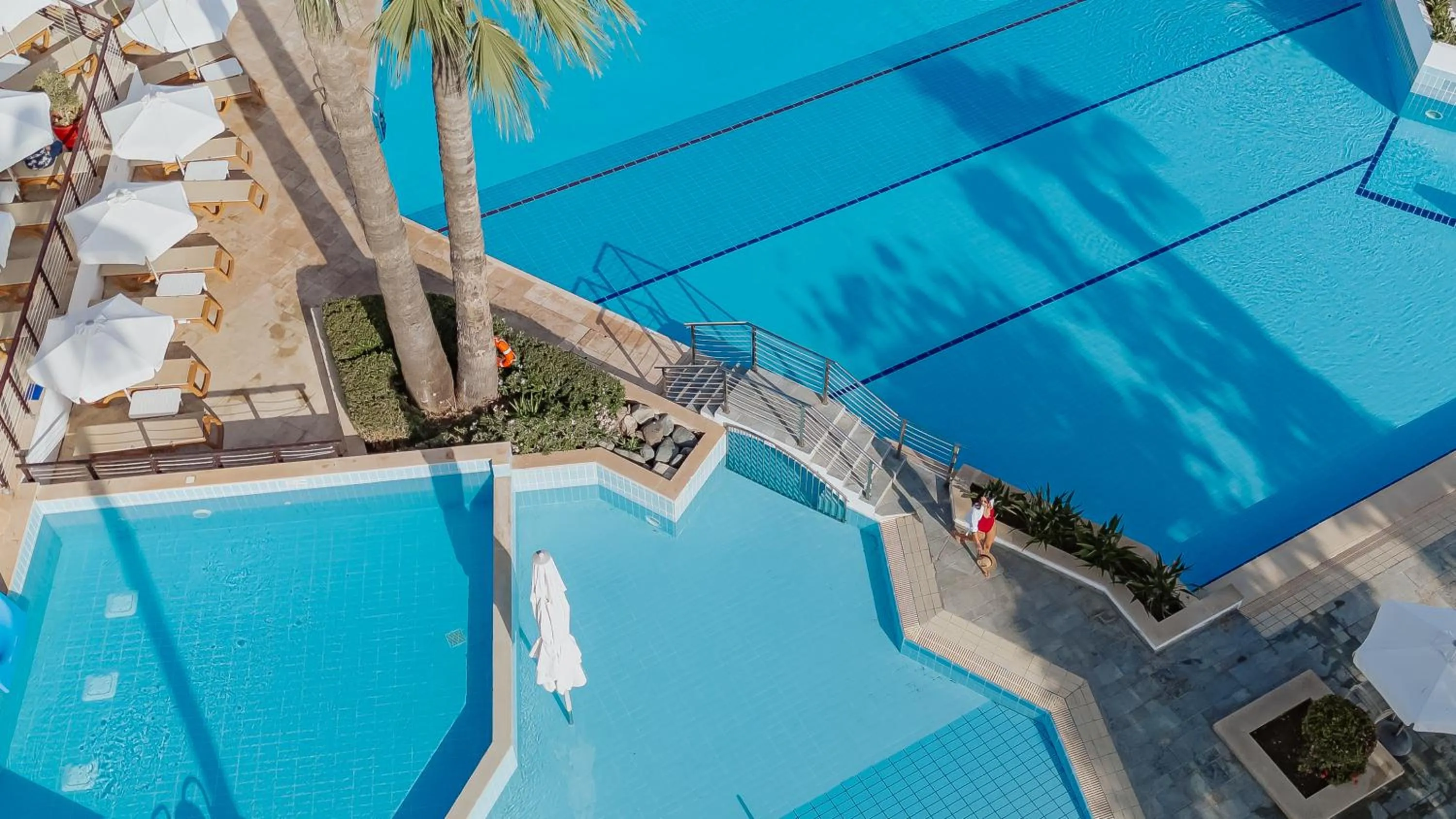 Swimming pool in Golden Coast Beach Hotel