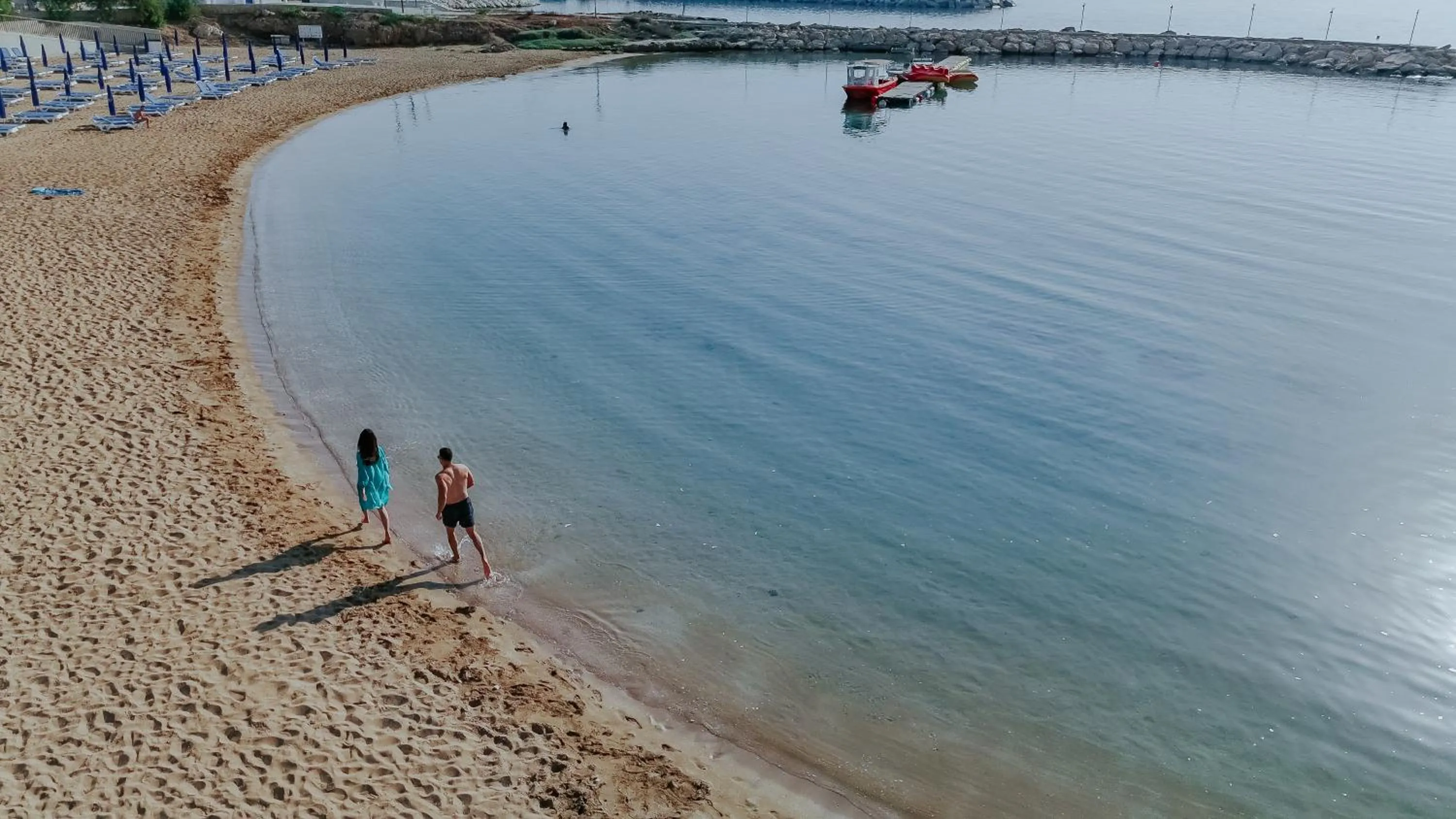 Day in Golden Coast Beach Hotel