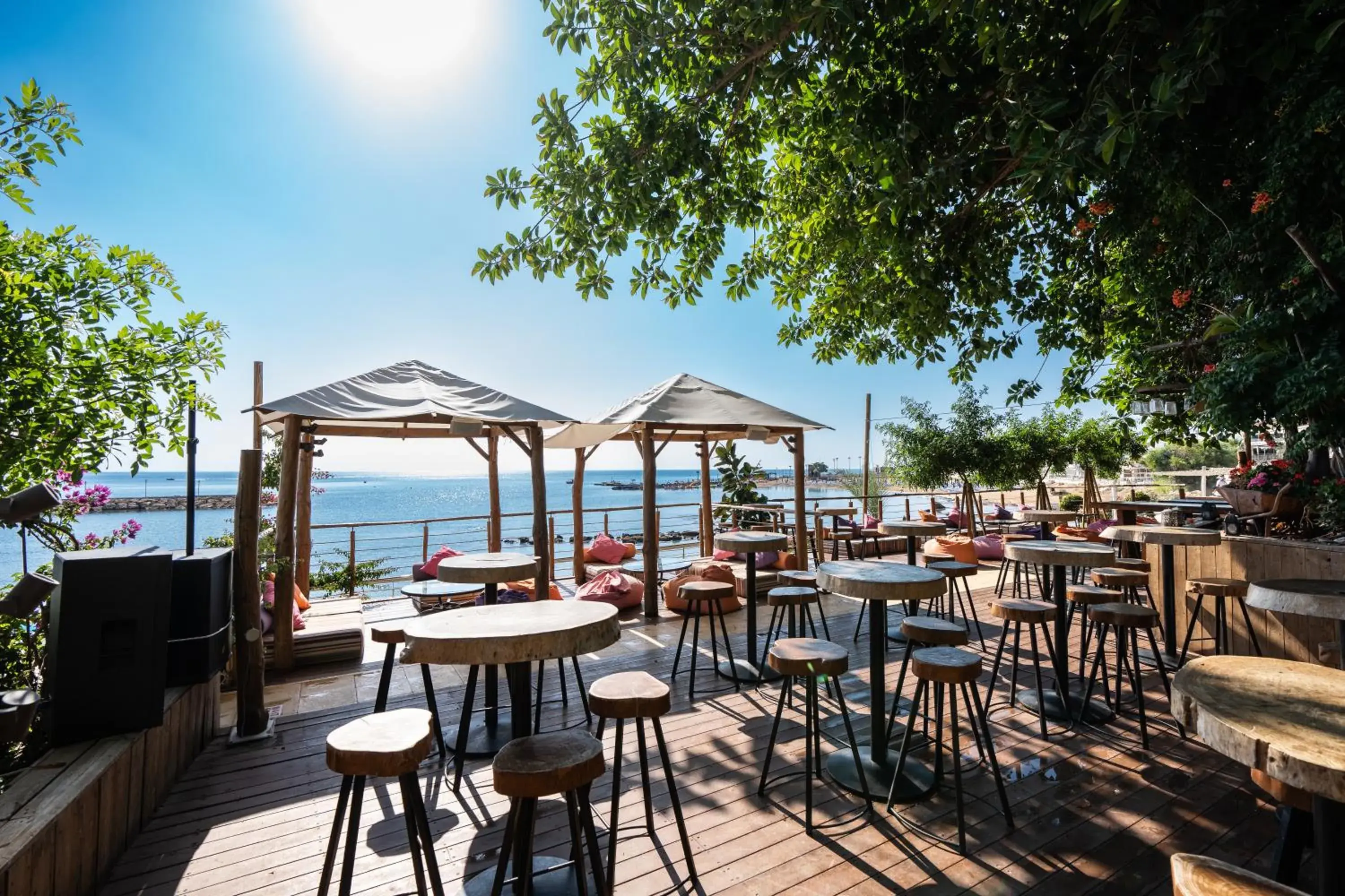 Lounge or bar in Golden Coast Beach Hotel Lounge or bar in Golden Coast Beach Hotel