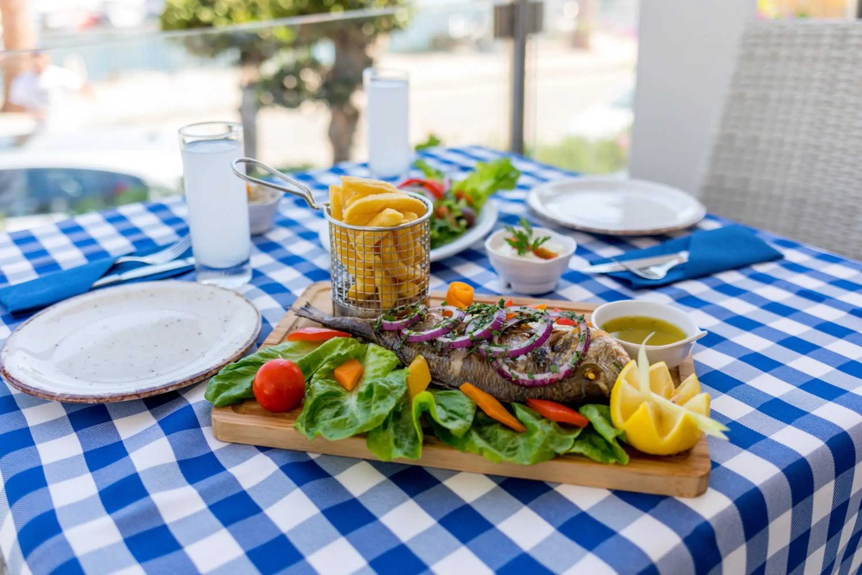 Food and drinks in Golden Coast Beach Hotel Food and drinks in Golden Coast Beach Hotel