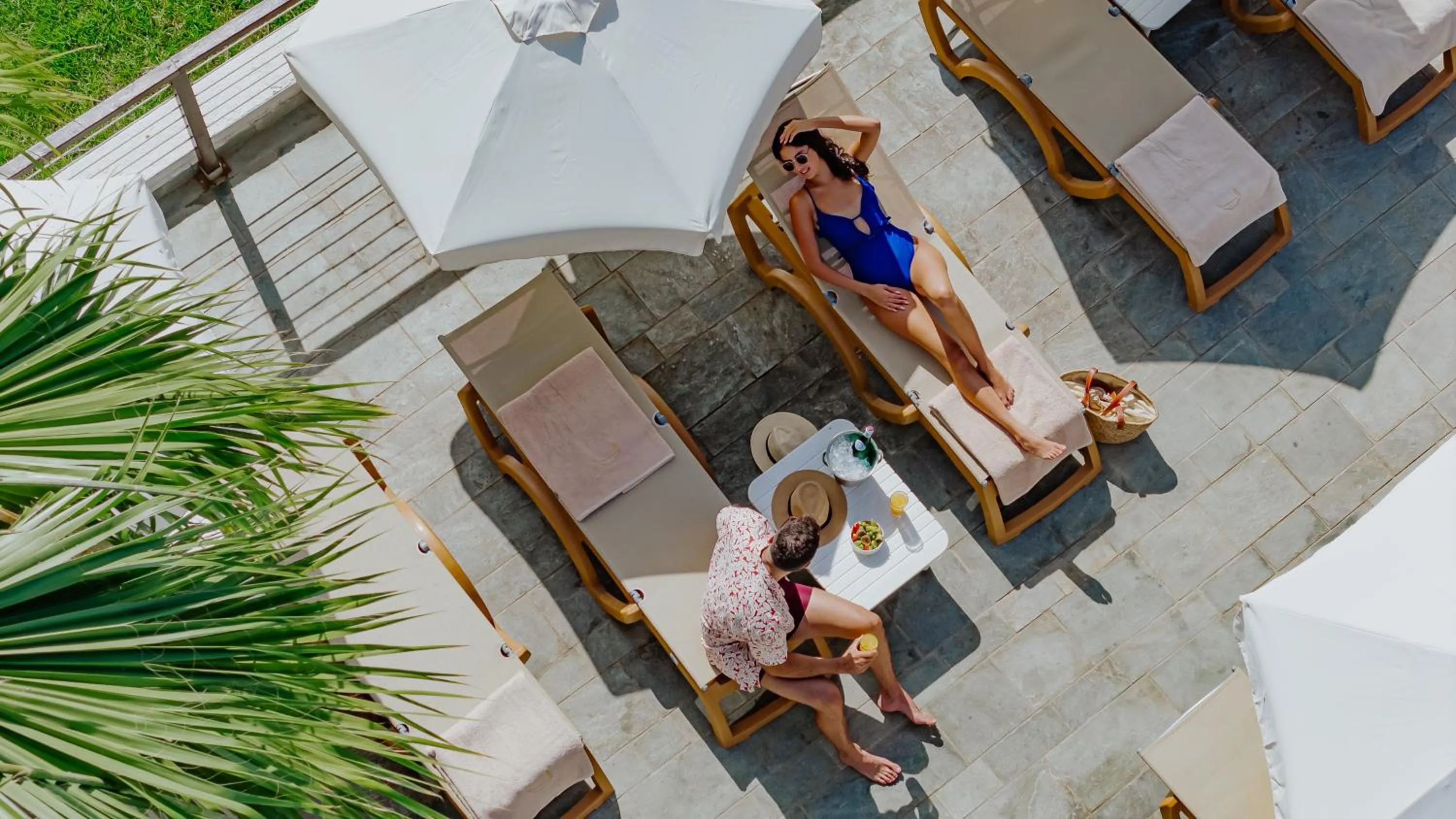 Day in Golden Coast Beach Hotel