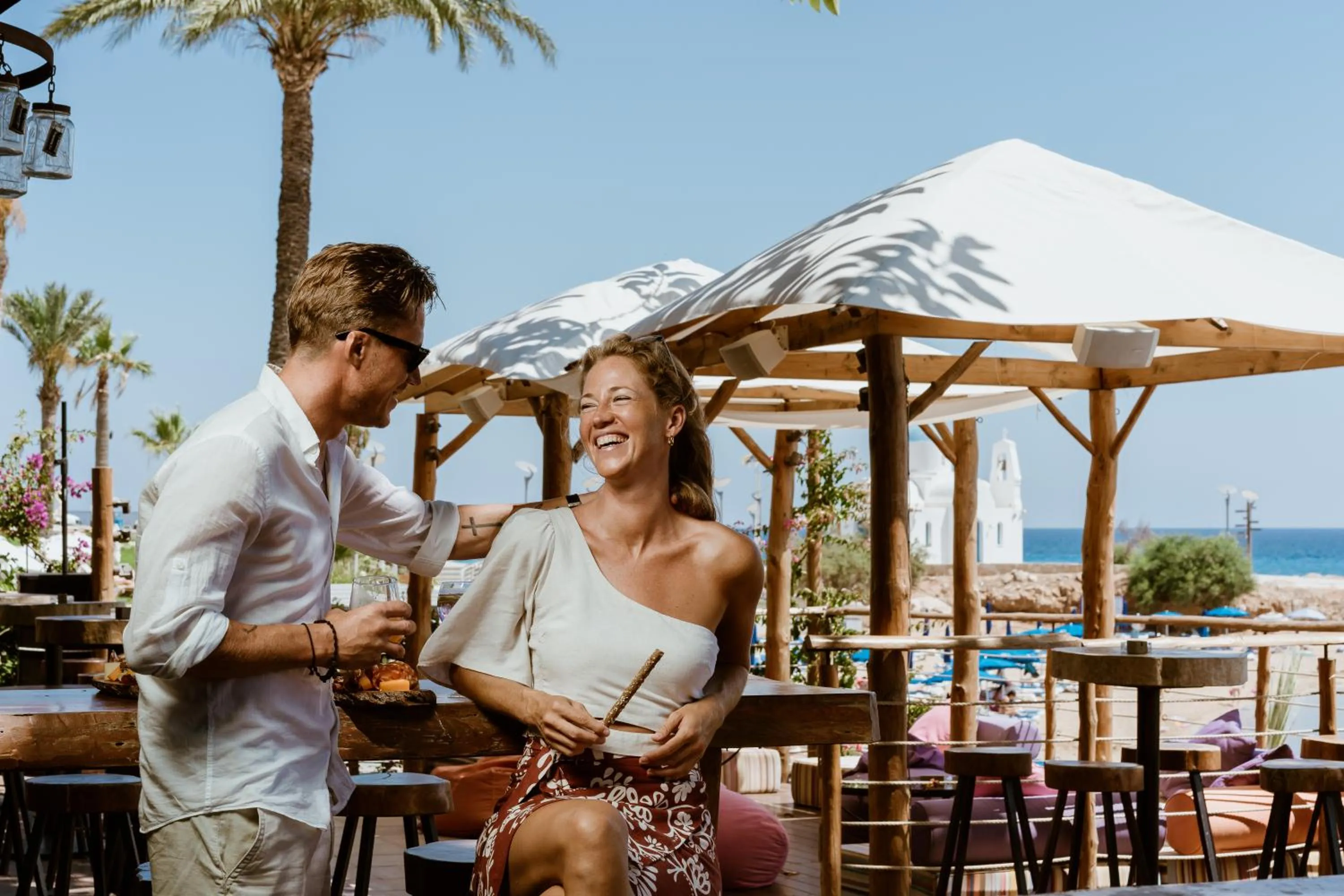 Lounge or bar in Golden Coast Beach Hotel