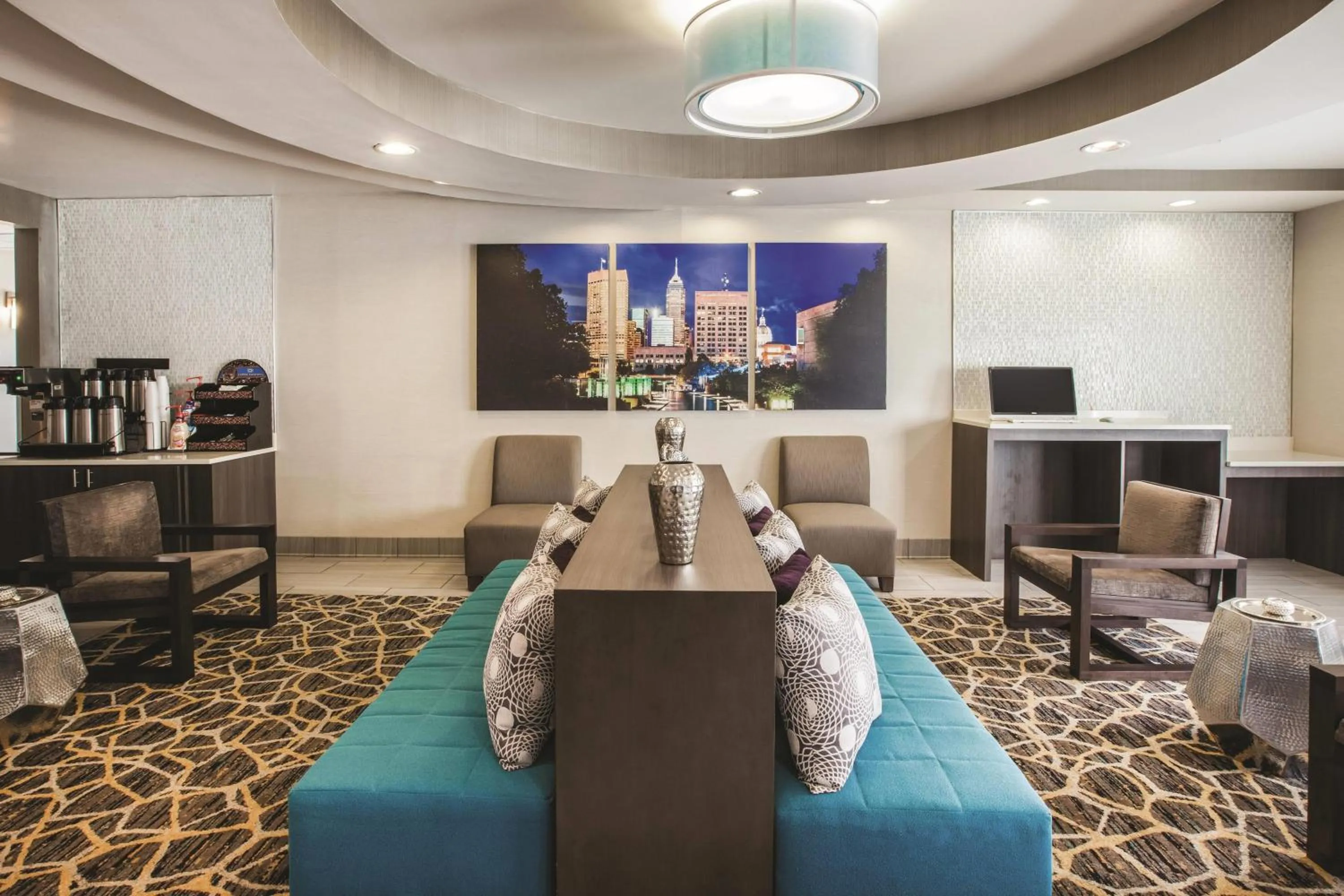 Lobby or reception in La Quinta Inn by Wyndham Indianapolis North