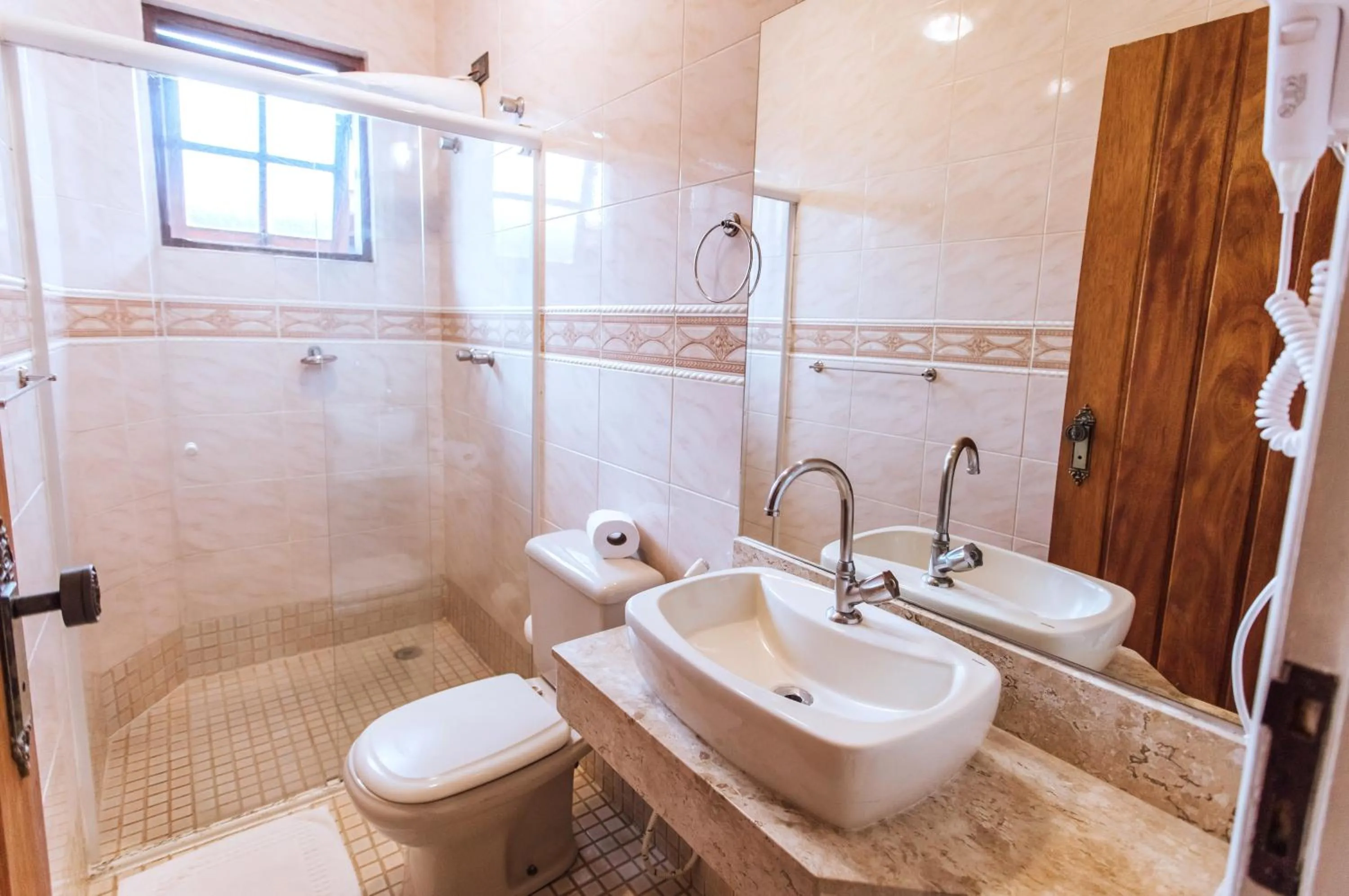 Shower in VELINN Pousada Villa Caiçara