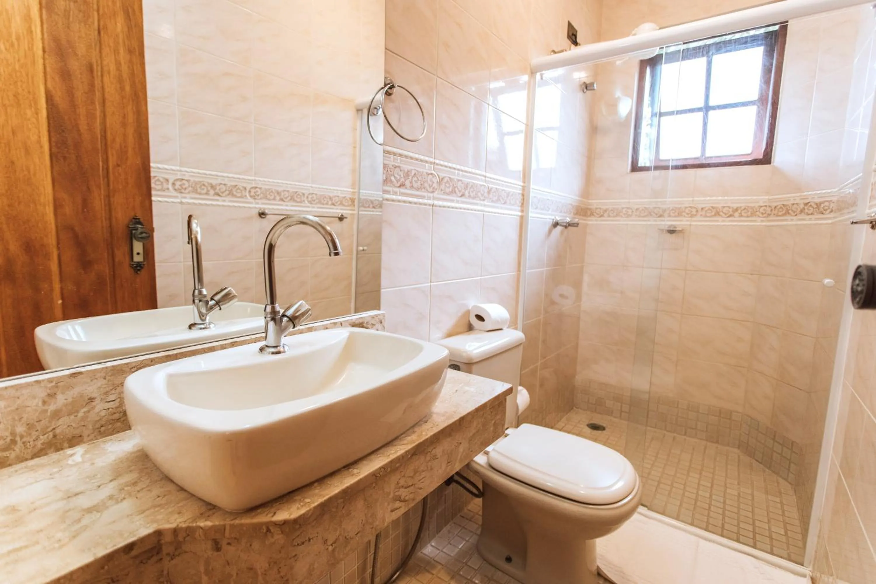 Shower in VELINN Pousada Villa Caiçara