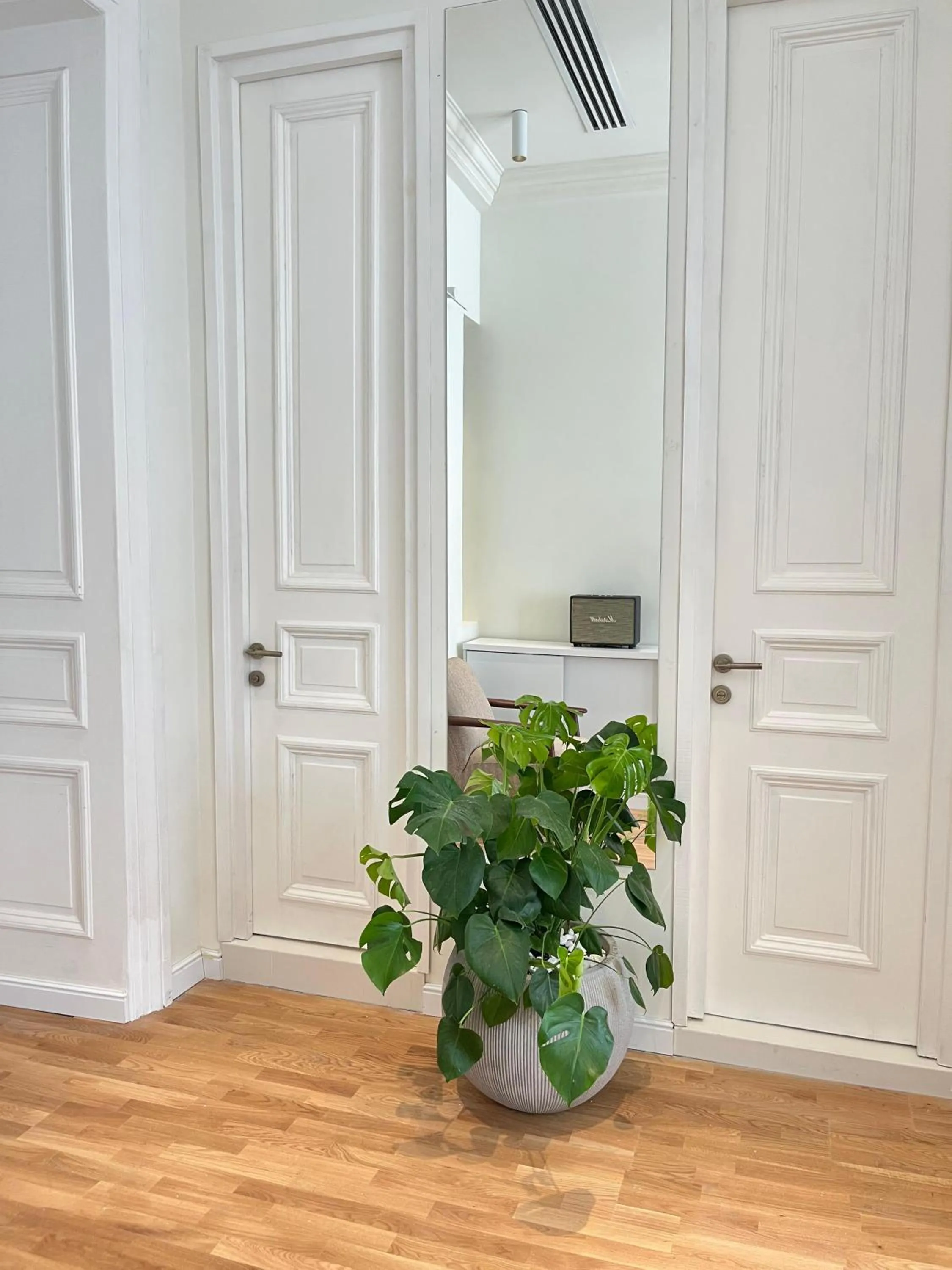 wardrobe in Paskunji Residence