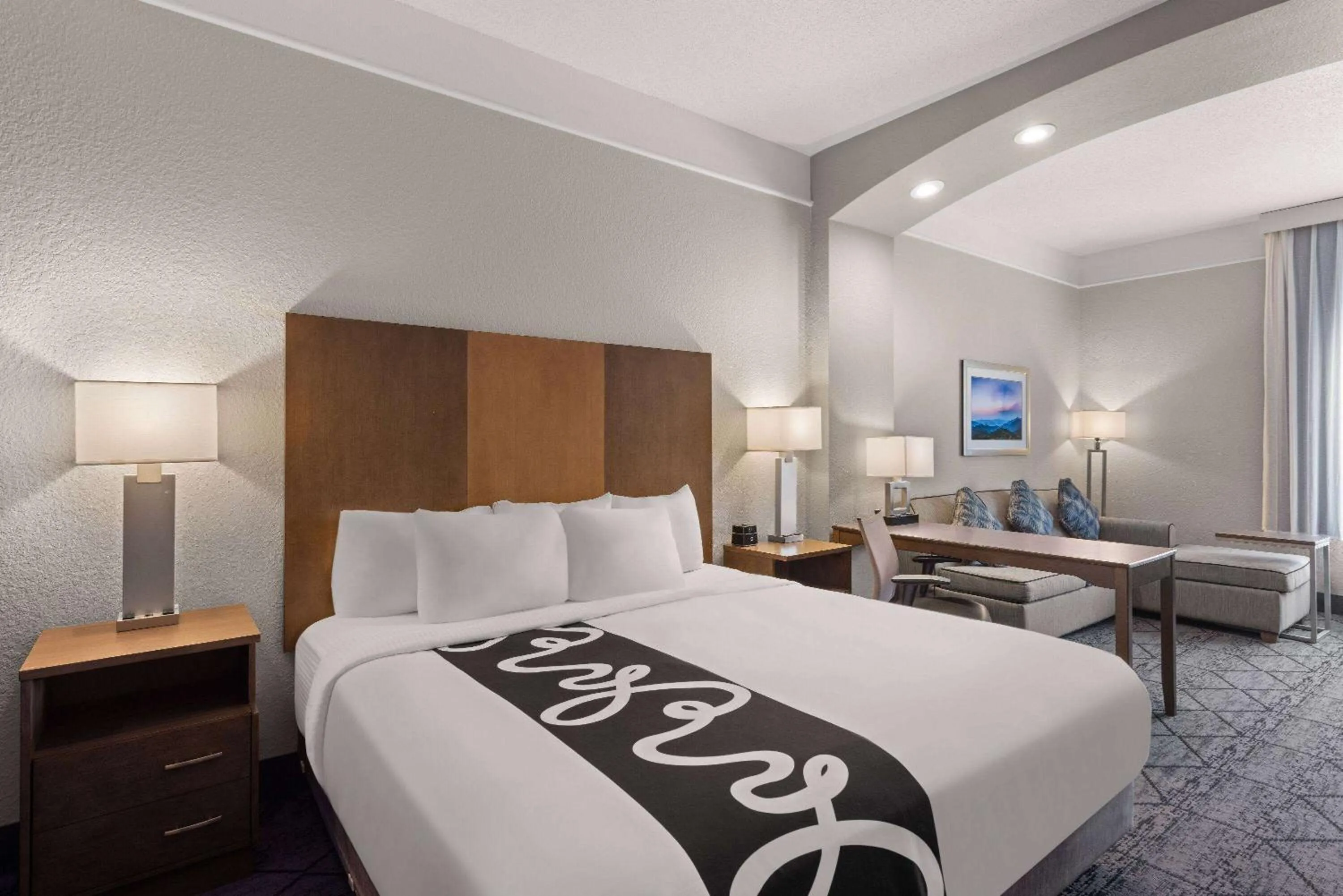 Photo of the whole room, Bed in La Quinta Inn and Suites by Wyndham at WaTiki Waterpark