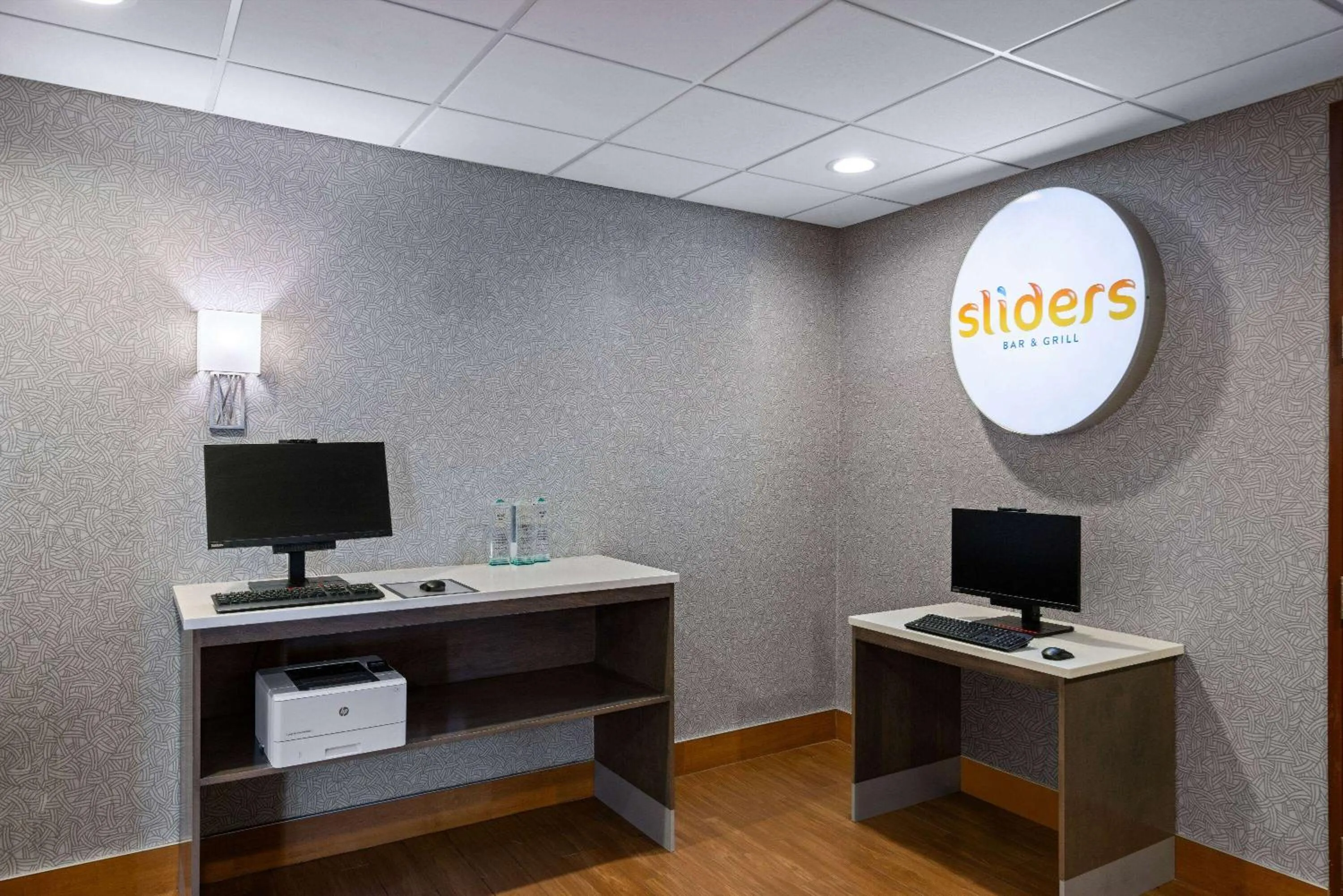 Business facilities in La Quinta Inn and Suites by Wyndham at WaTiki Waterpark