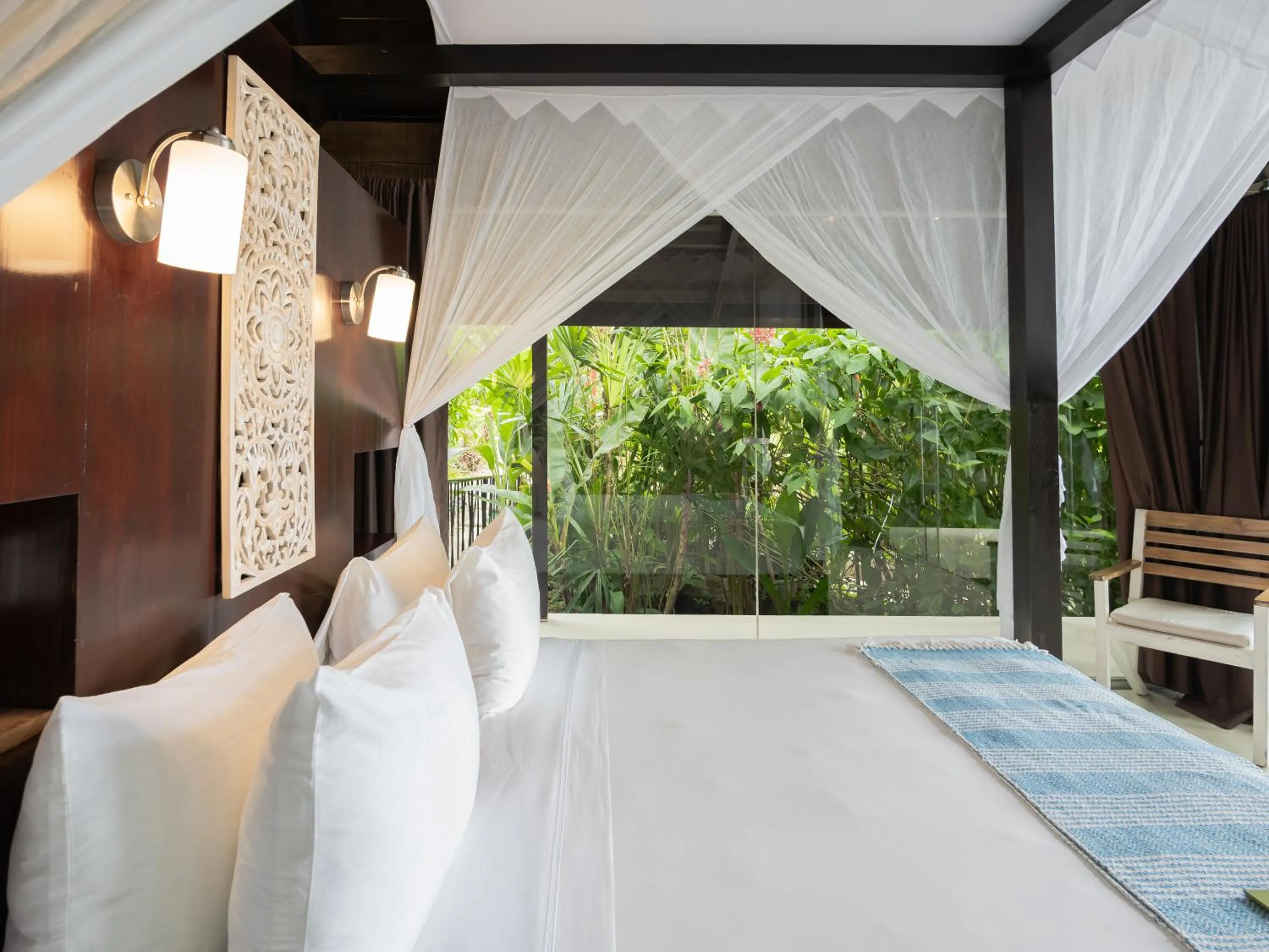 Bed in Oxygen Jungle Villas & Spa