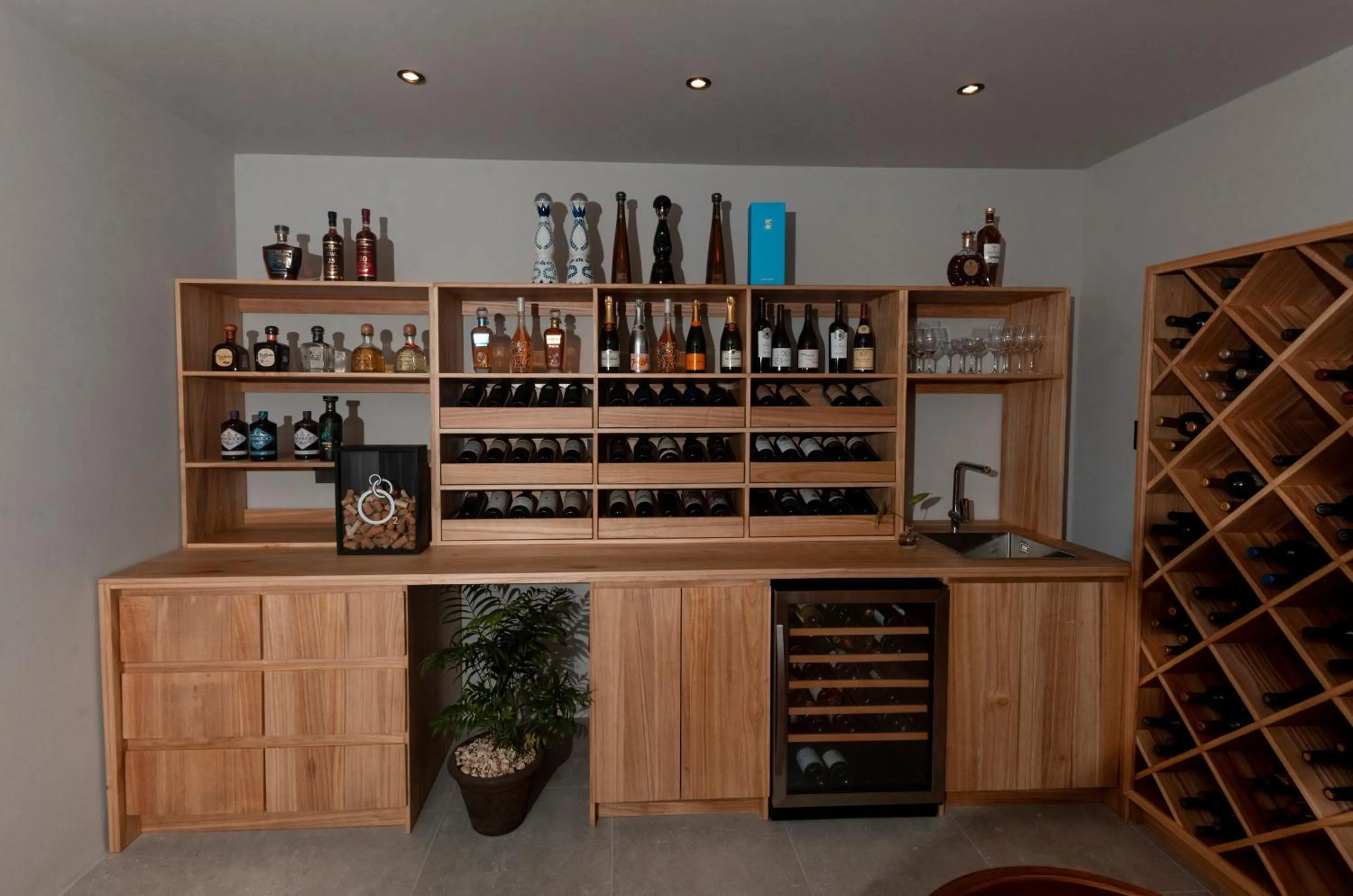 Restaurant/places to eat in Oxygen Jungle Villas & Spa