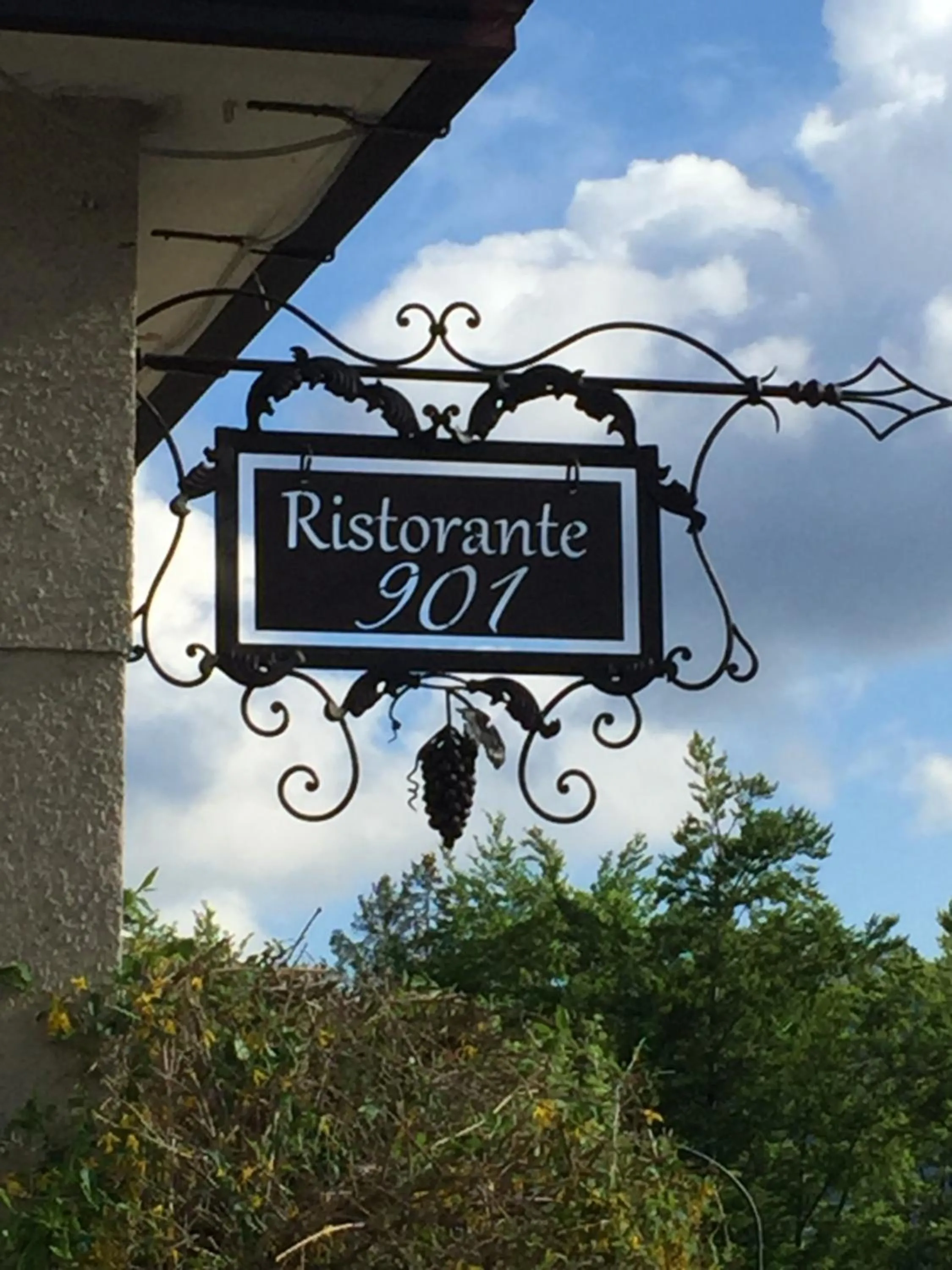 Restaurant/places to eat in Hotel du Lac Parc & Residence