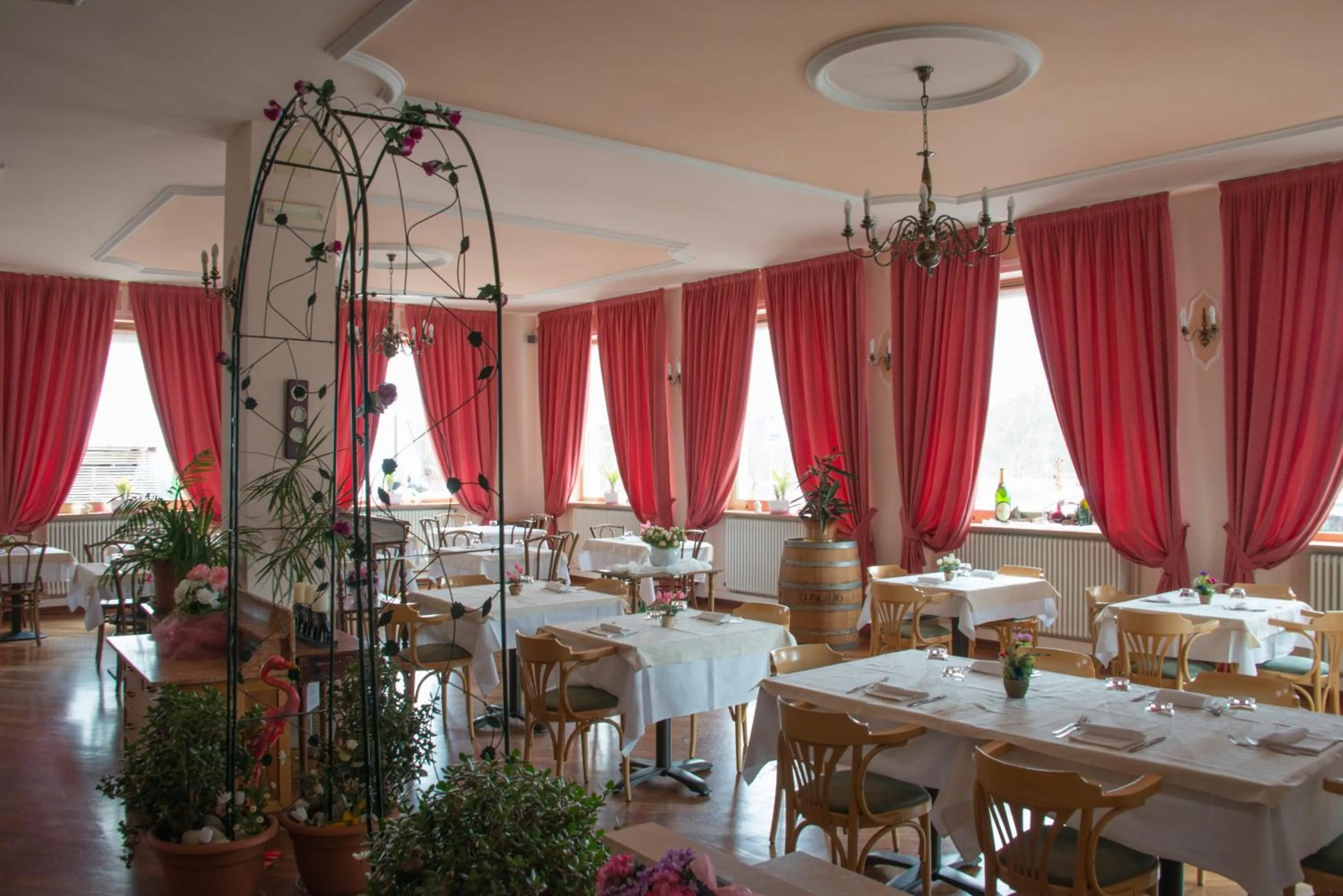 Restaurant/places to eat in Hotel du Lac Parc & Residence