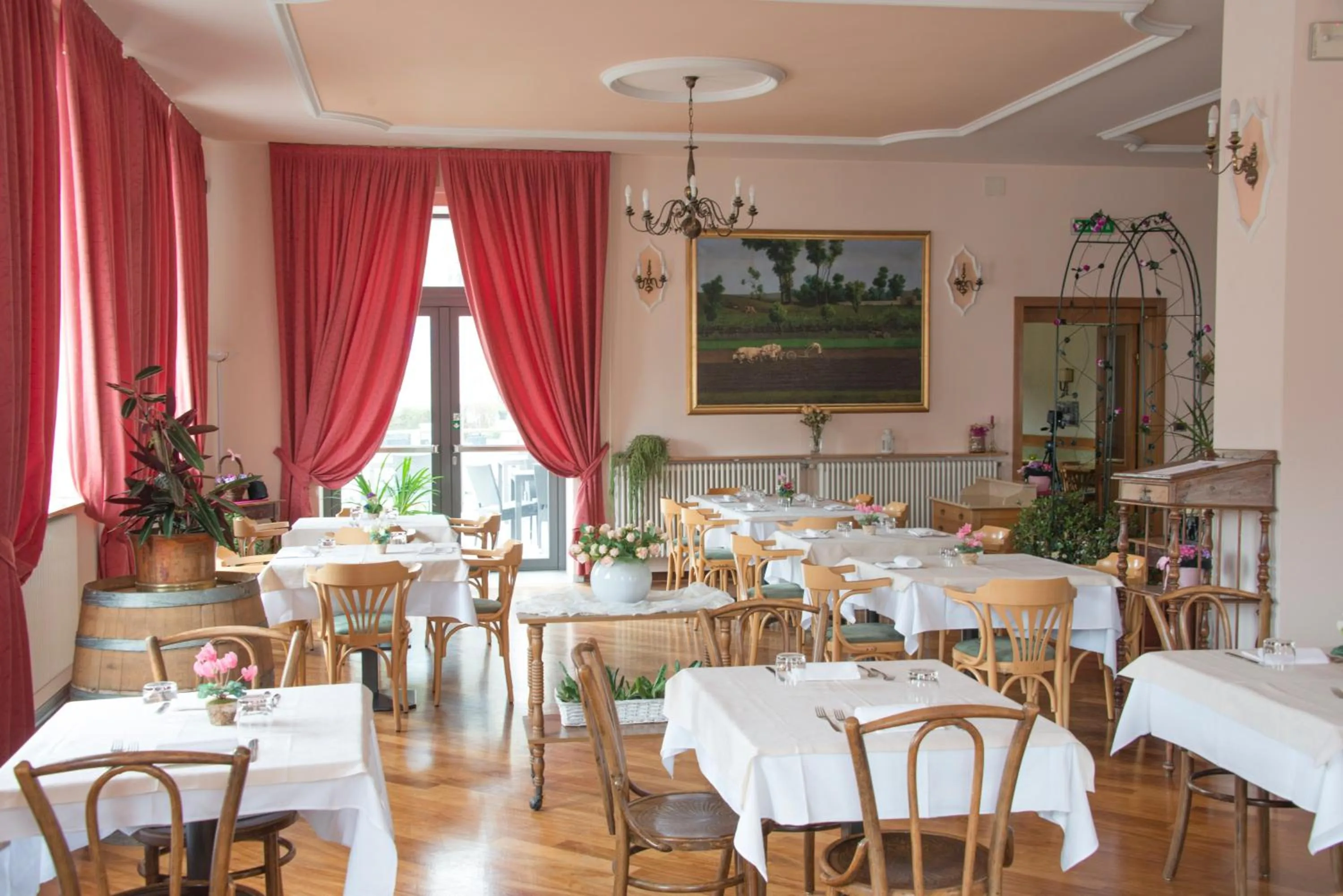 Restaurant/places to eat in Hotel du Lac Parc & Residence