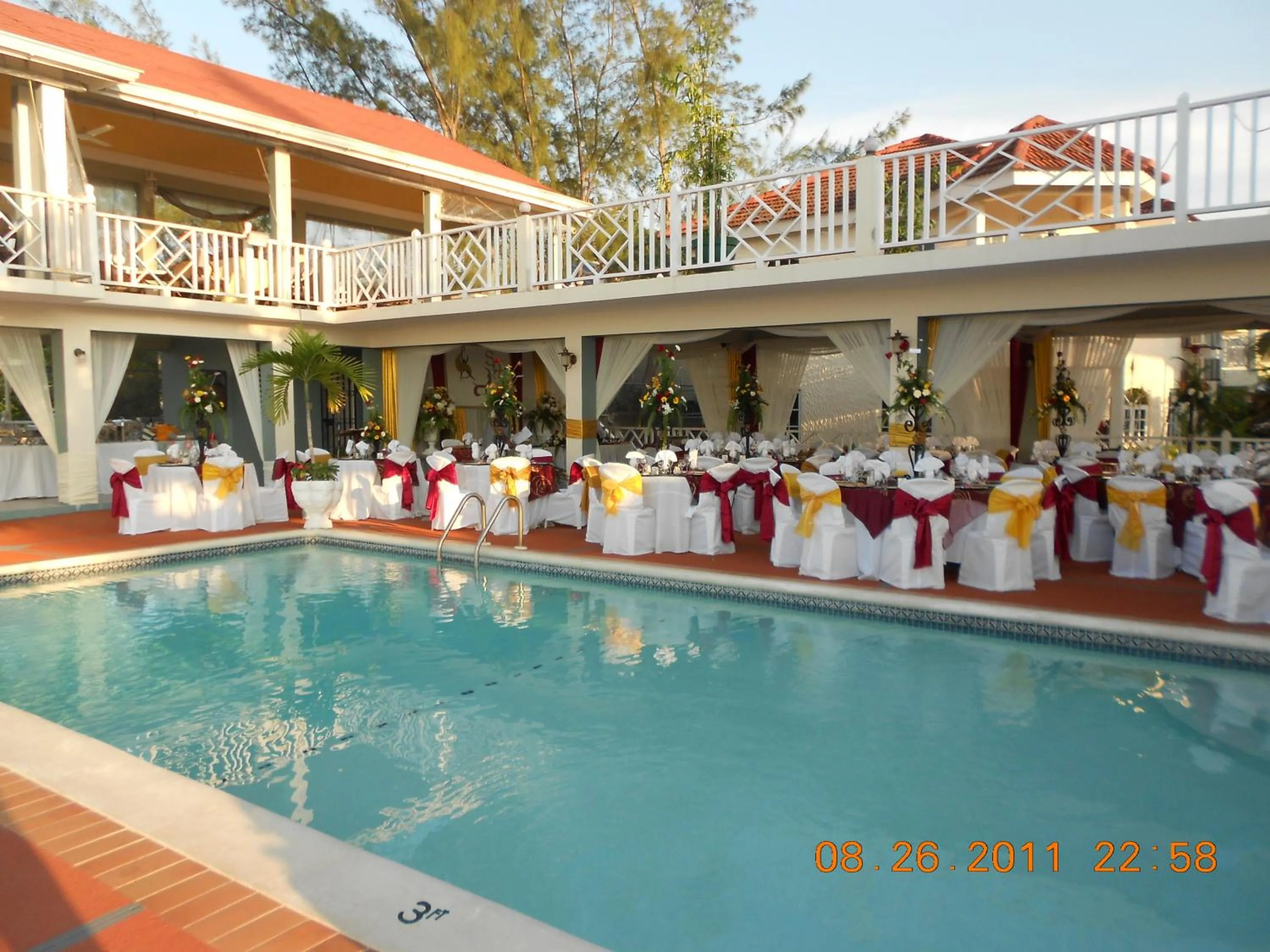 Decorative detail in Pipers Cove Resort