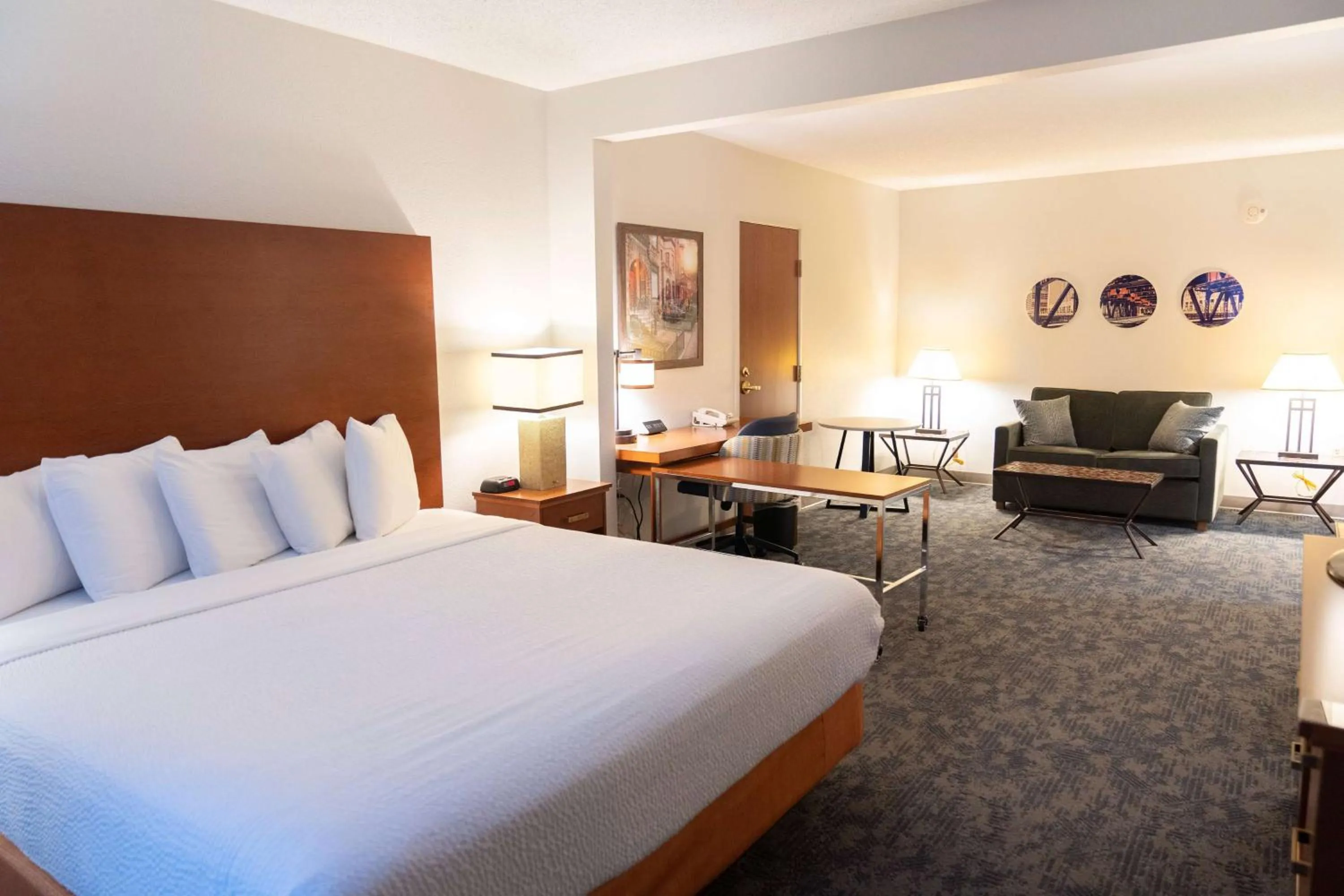 Photo of the whole room, Bed in La Quinta by Wyndham Bannockburn-Deerfield