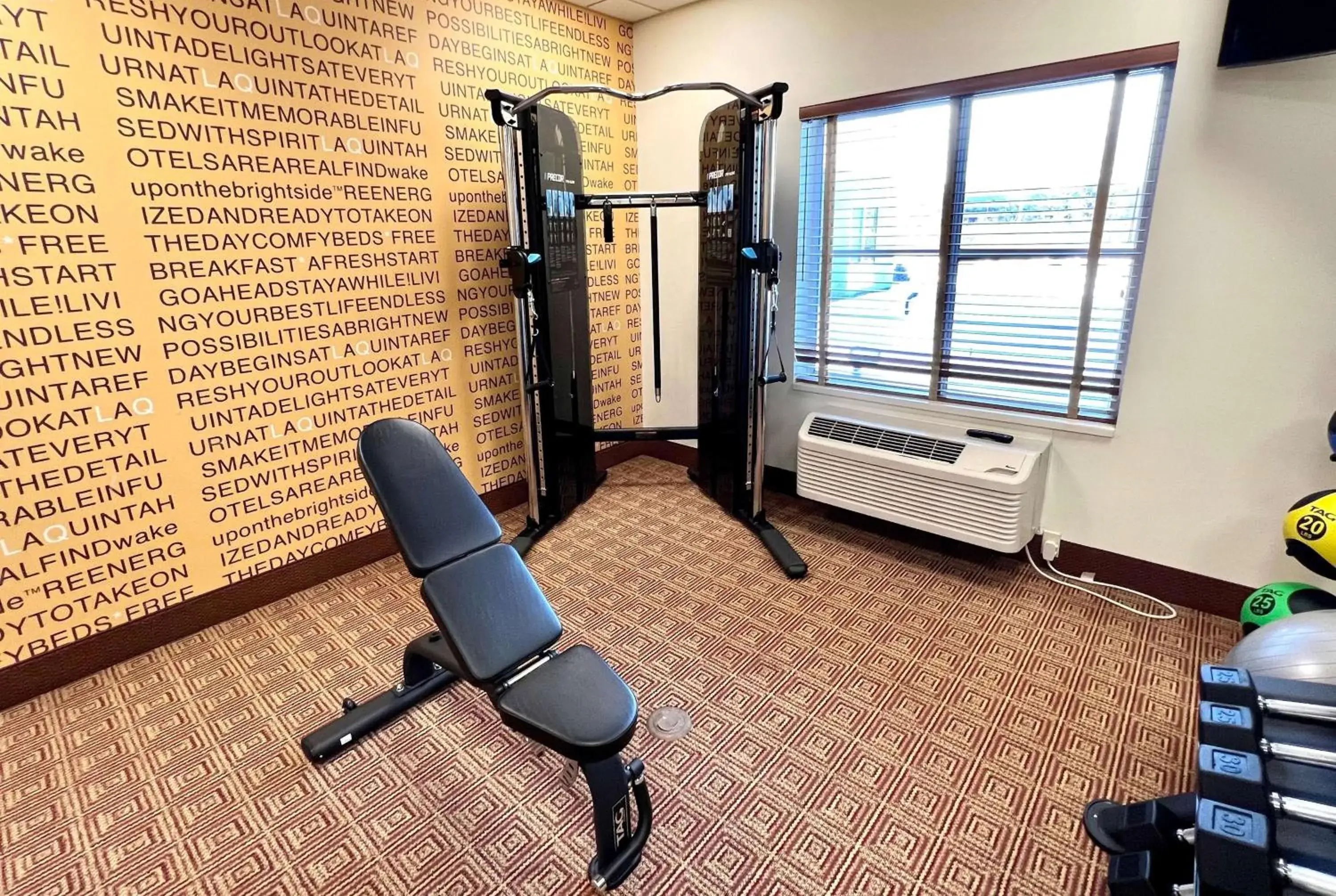 Fitness centre/facilities in La Quinta by Wyndham Bannockburn-Deerfield Fitness centre/facilities in La Quinta by Wyndham Bannockburn-Deerfield