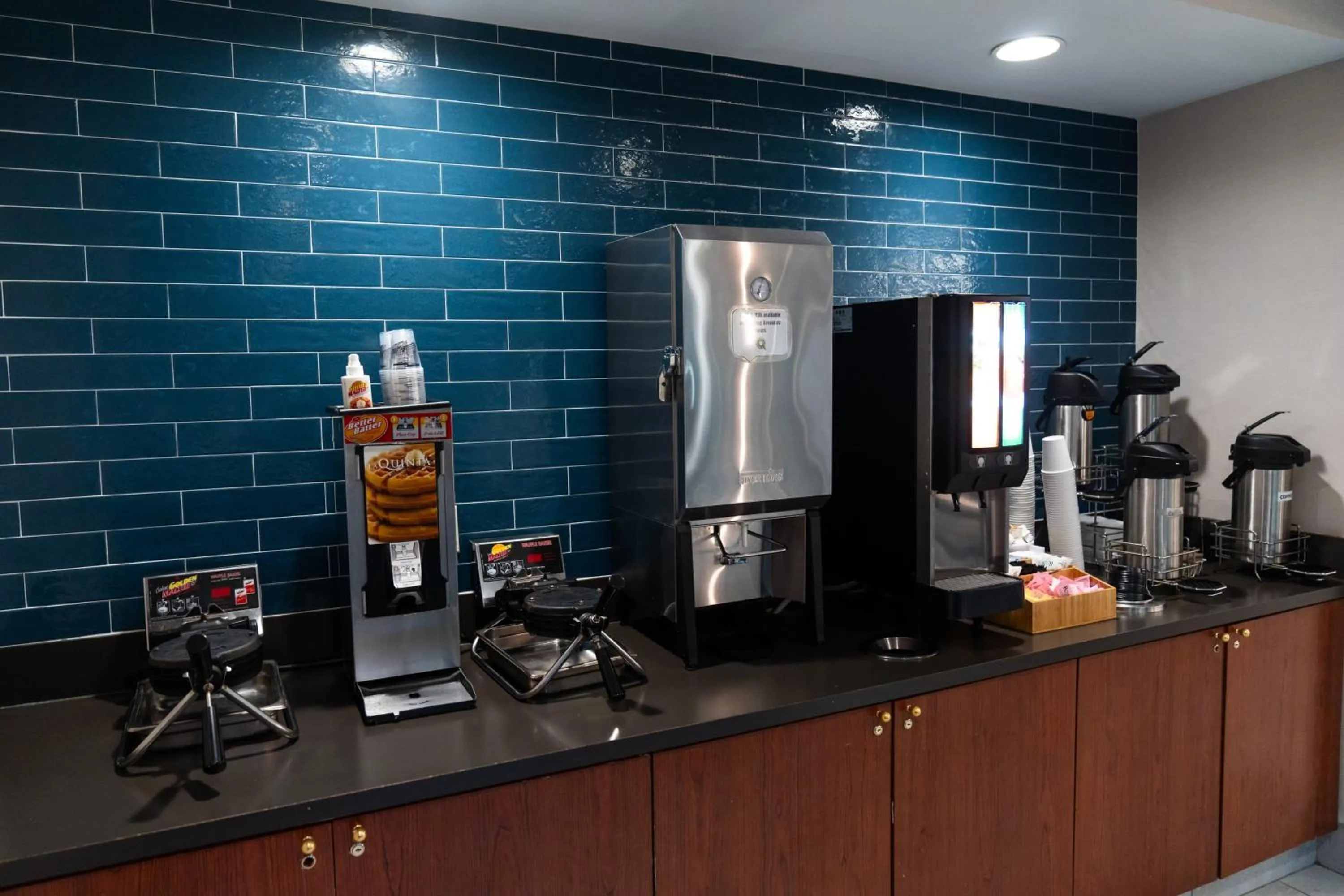 Breakfast in La Quinta by Wyndham Bannockburn-Deerfield