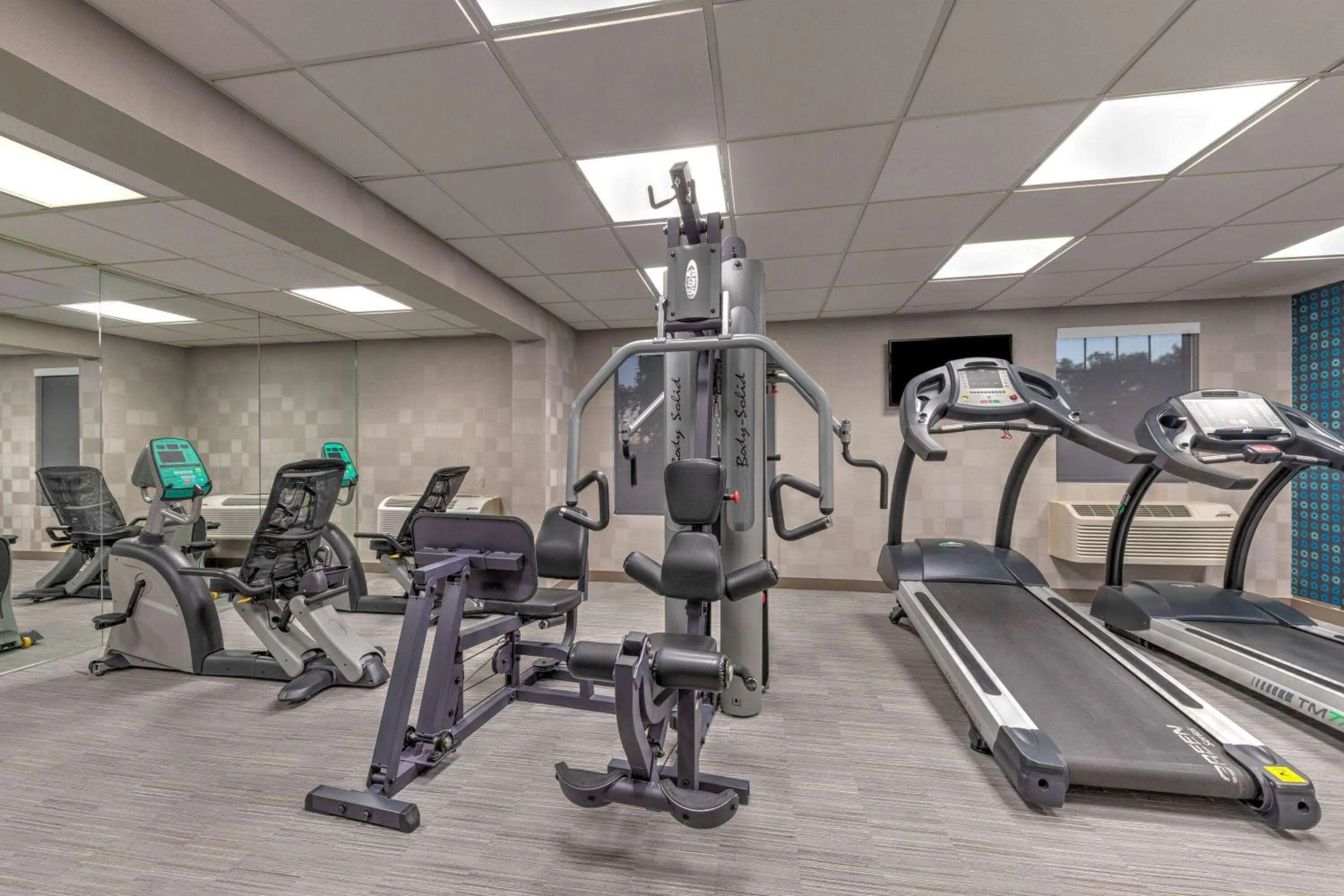 Fitness centre/facilities in La Quinta by Wyndham Dallas DFW Airport North