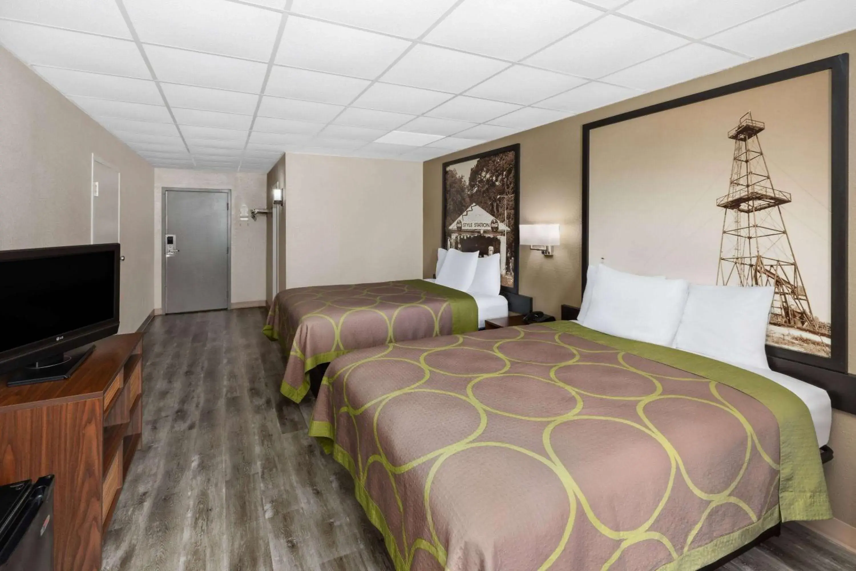 Photo of the whole room, Bed in Super 8 by Wyndham Buffalo Photo of the whole room, Bed in Super 8 by Wyndham Buffalo