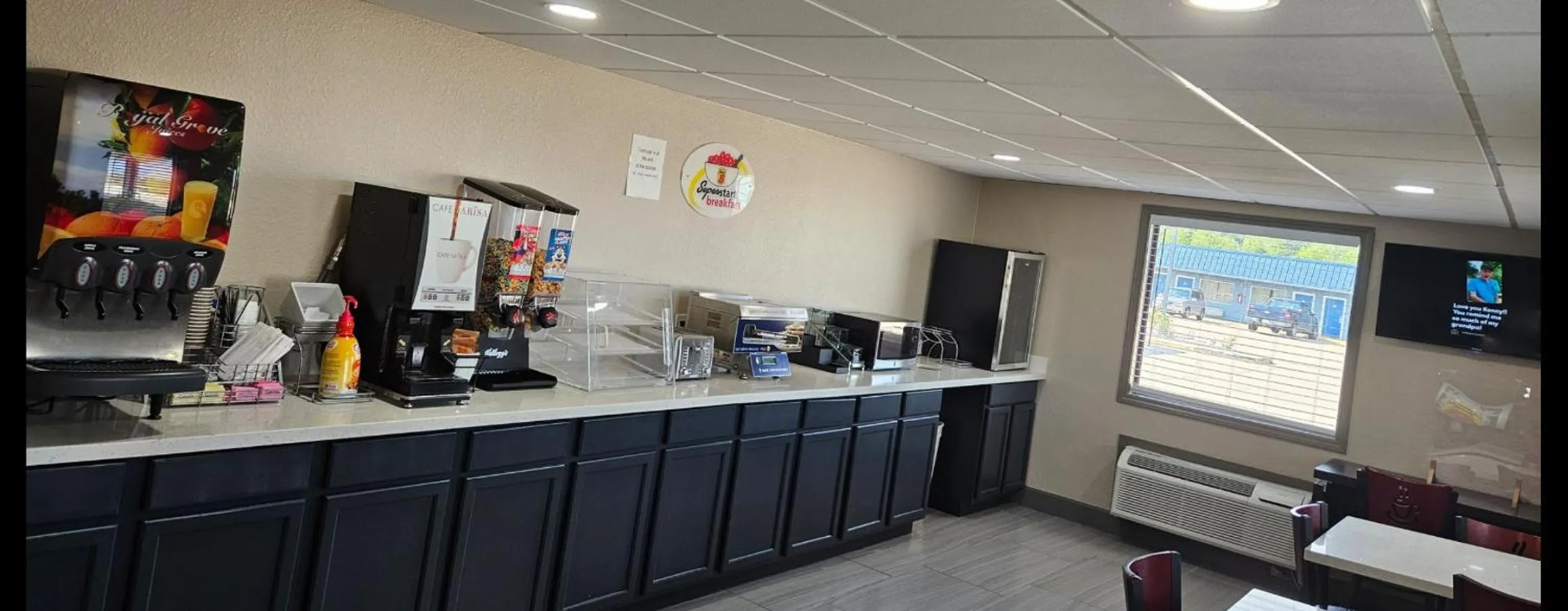 Coffee/tea facilities in Super 8 by Wyndham Buffalo