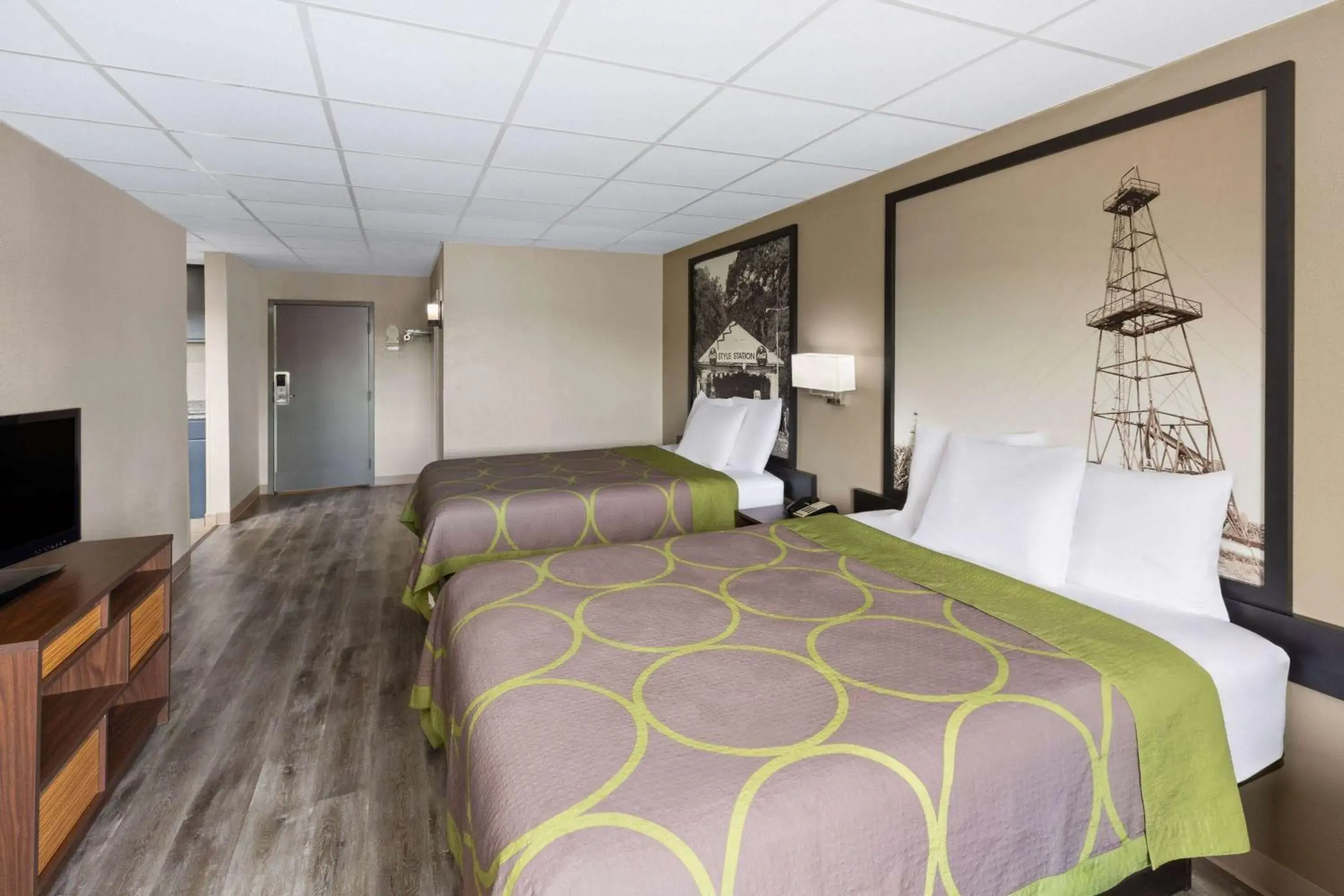 Photo of the whole room, Bed in Super 8 by Wyndham Buffalo Photo of the whole room, Bed in Super 8 by Wyndham Buffalo