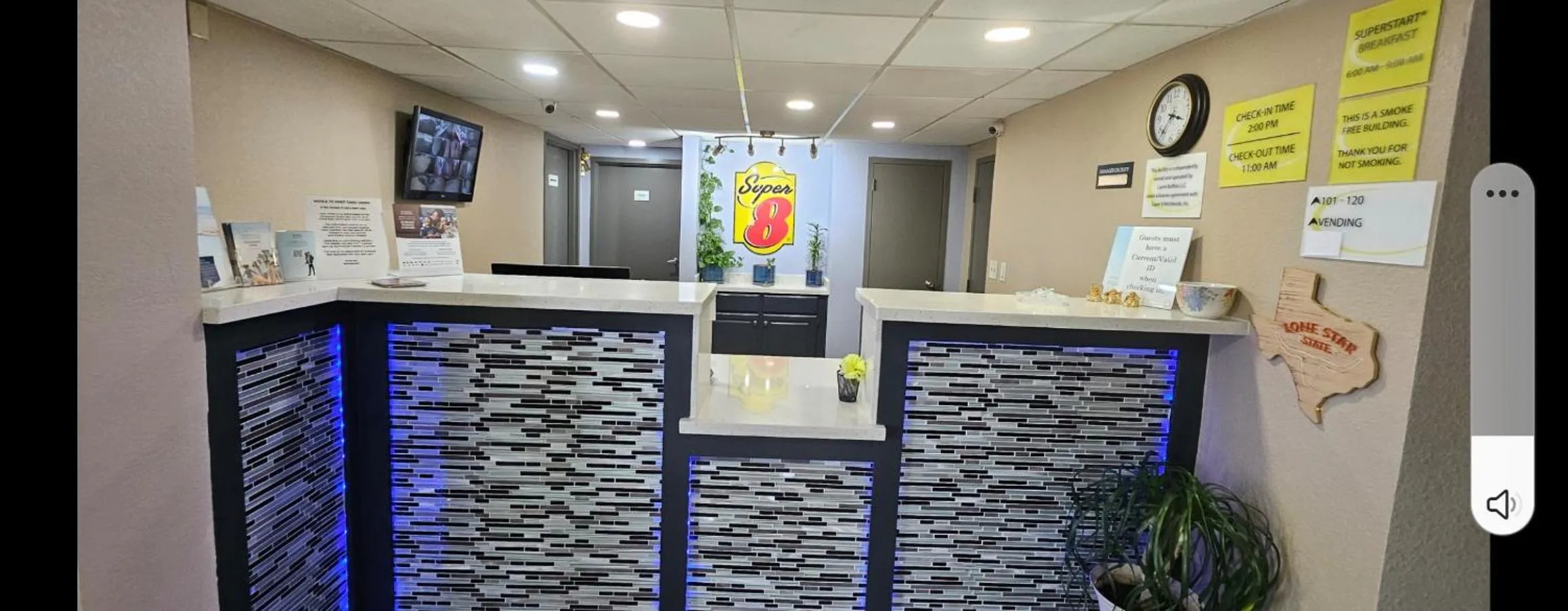 Lobby or reception in Super 8 by Wyndham Buffalo