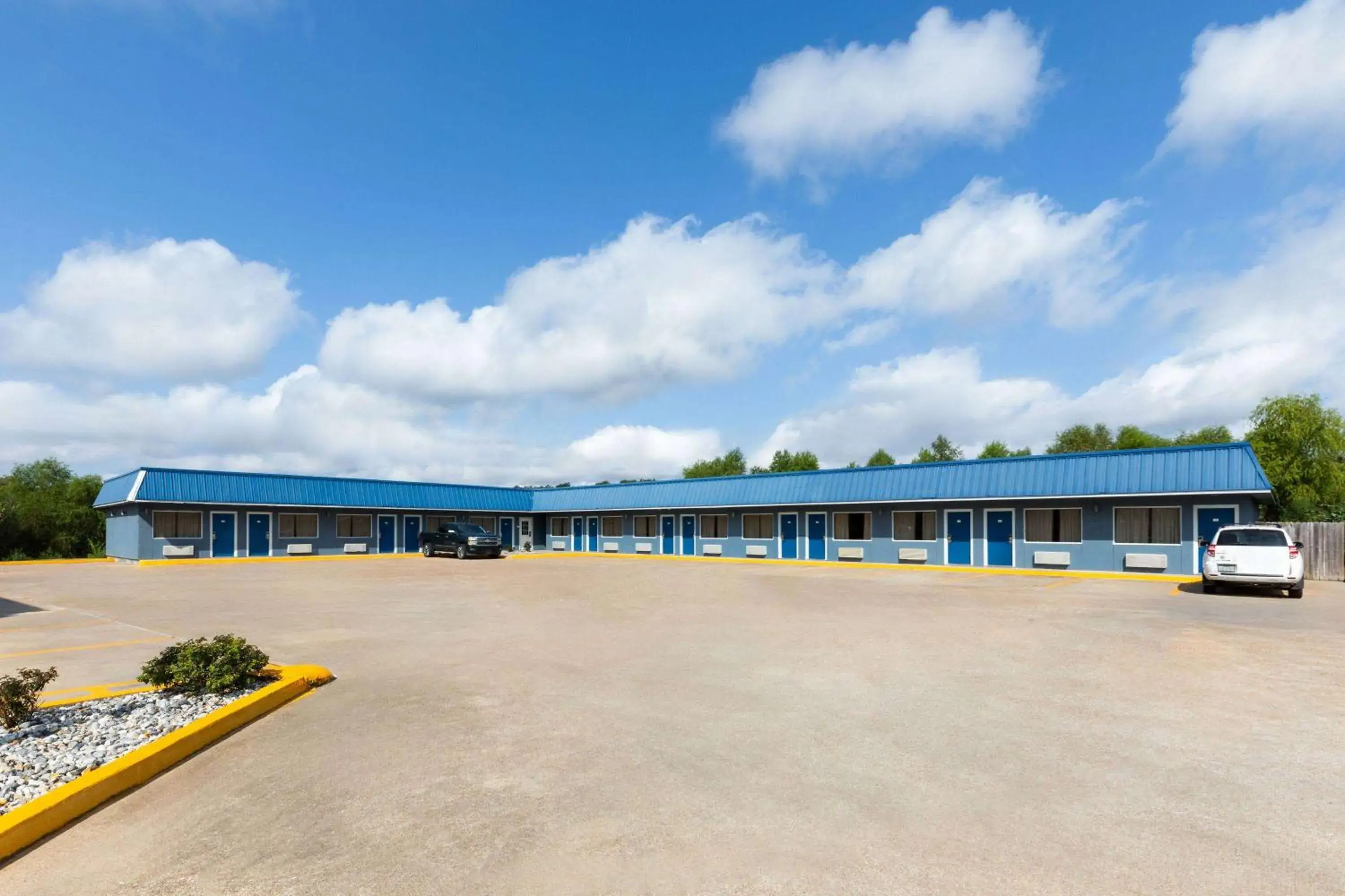 Property building in Super 8 by Wyndham Buffalo Property building in Super 8 by Wyndham Buffalo