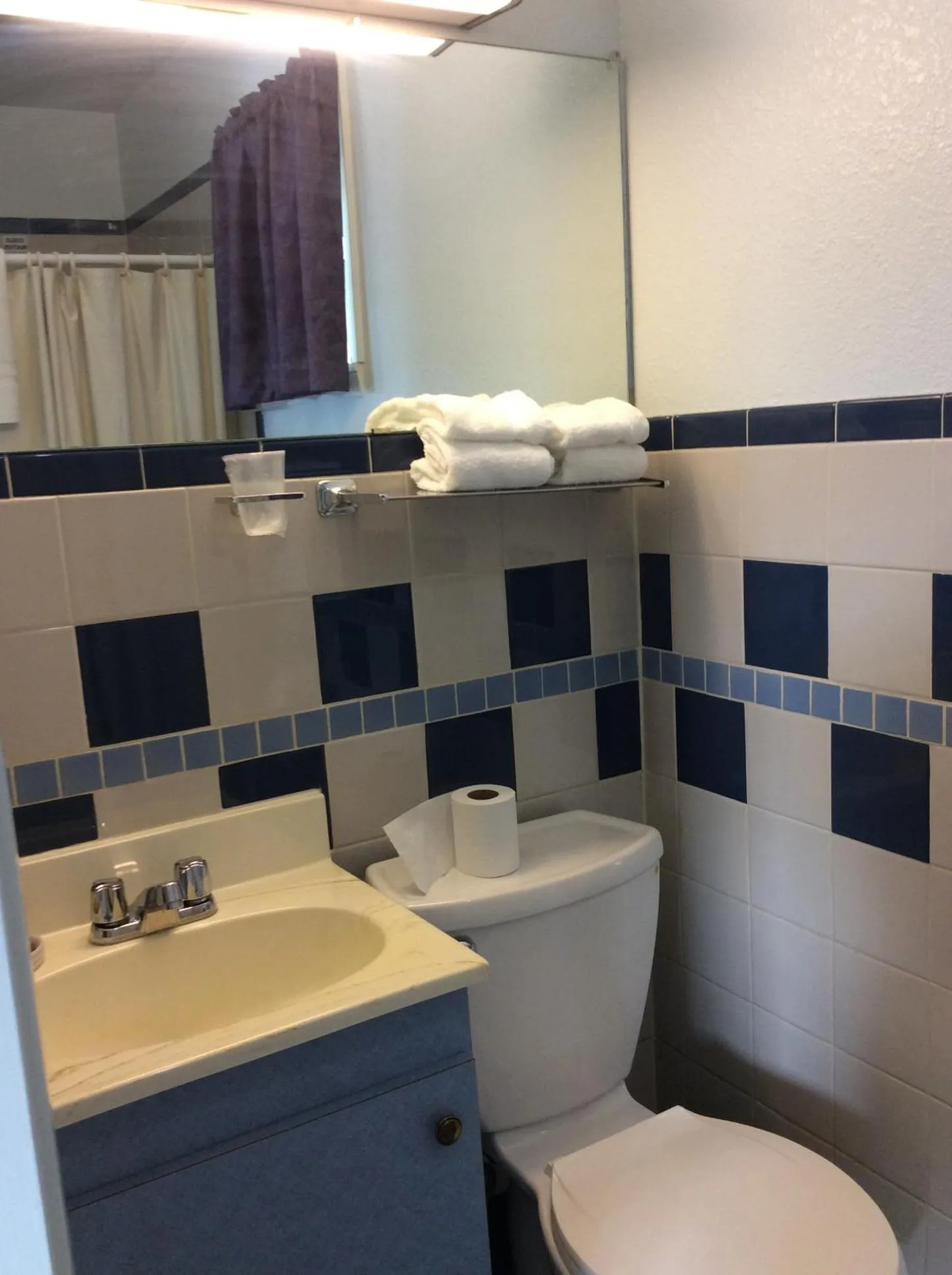 Property building in Regency Inn Comanche