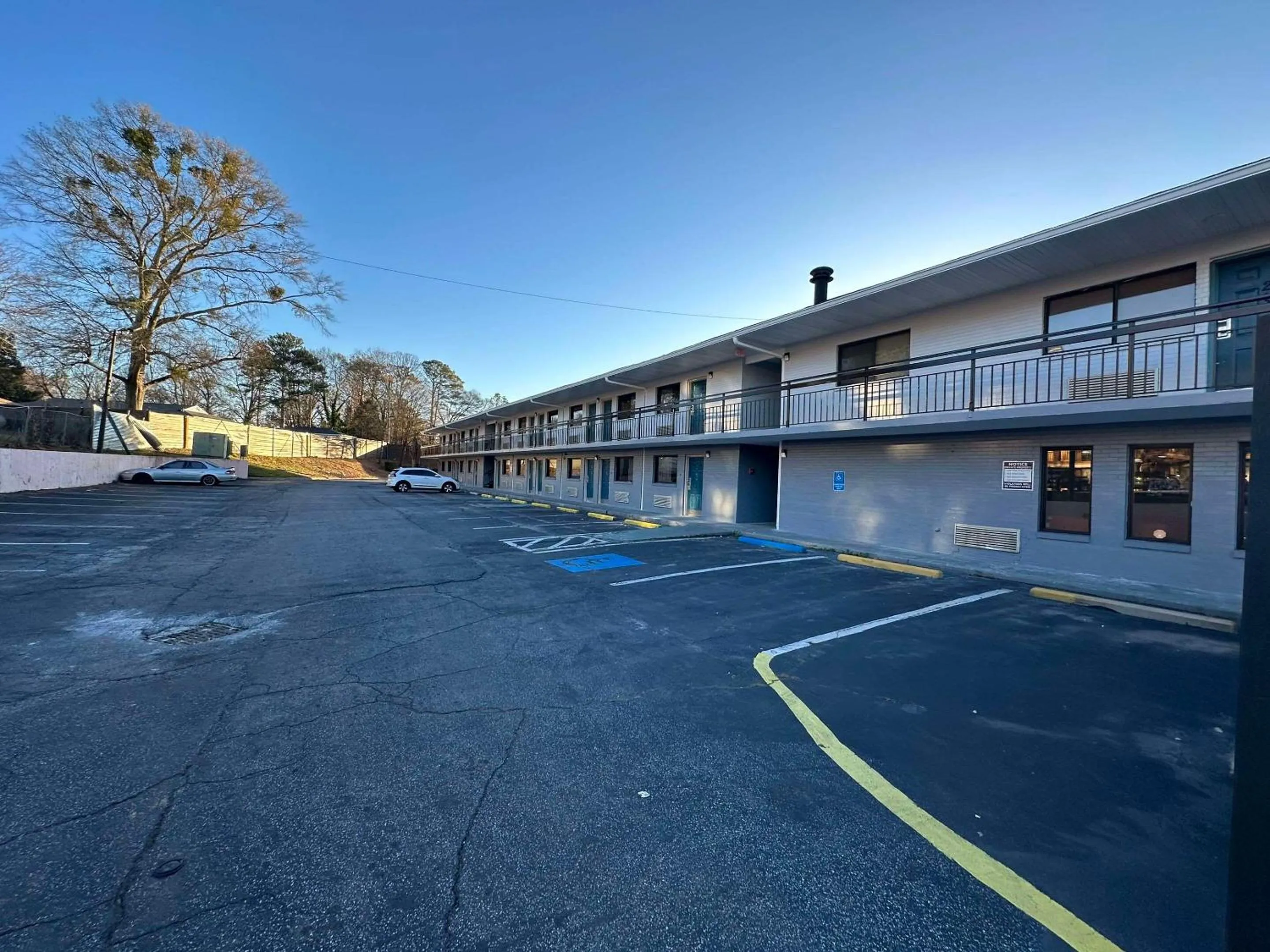 Property building in Rodeway Inn Jonesboro - Atlanta South