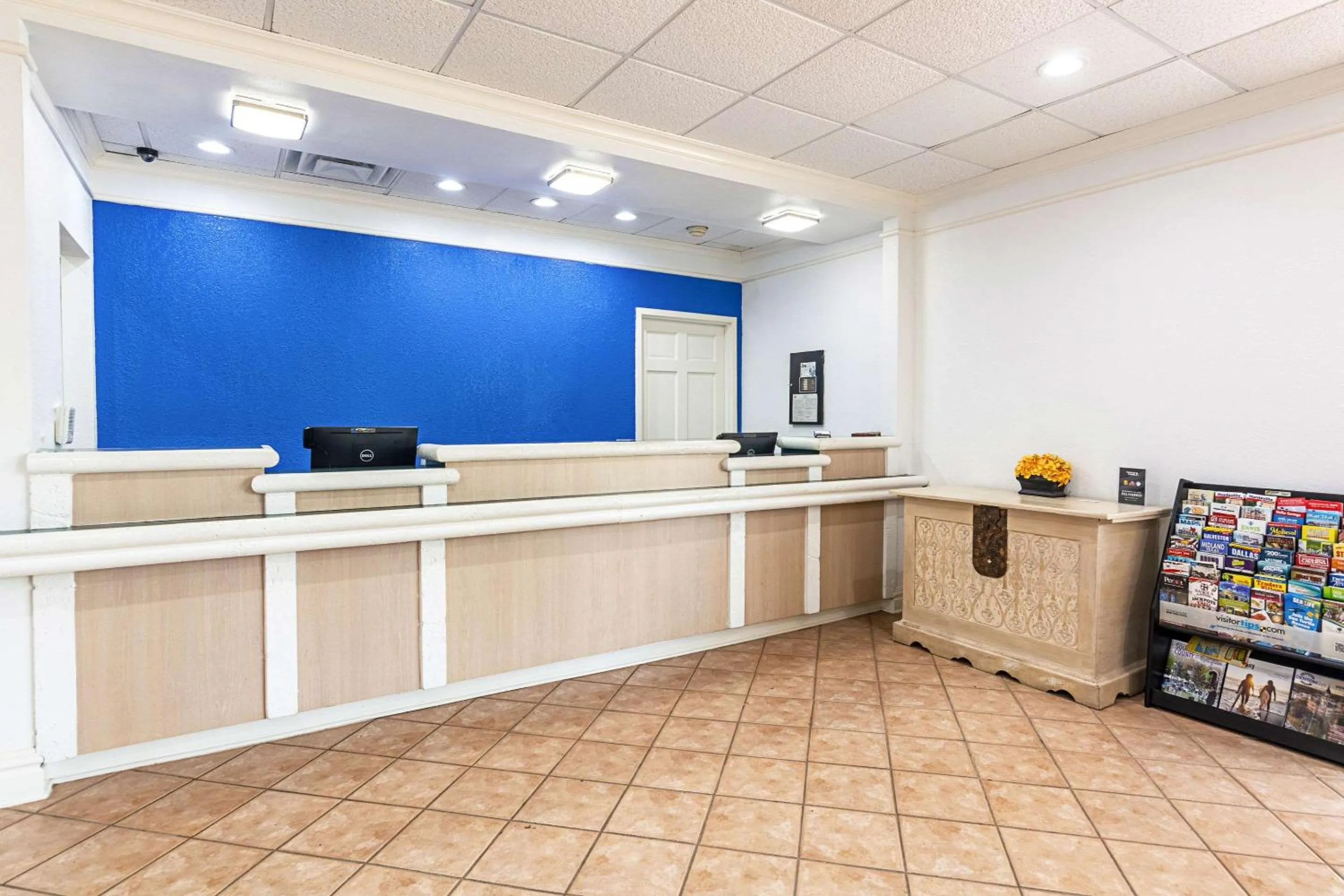 Lobby or reception in Rodeway Inn Huntsville West