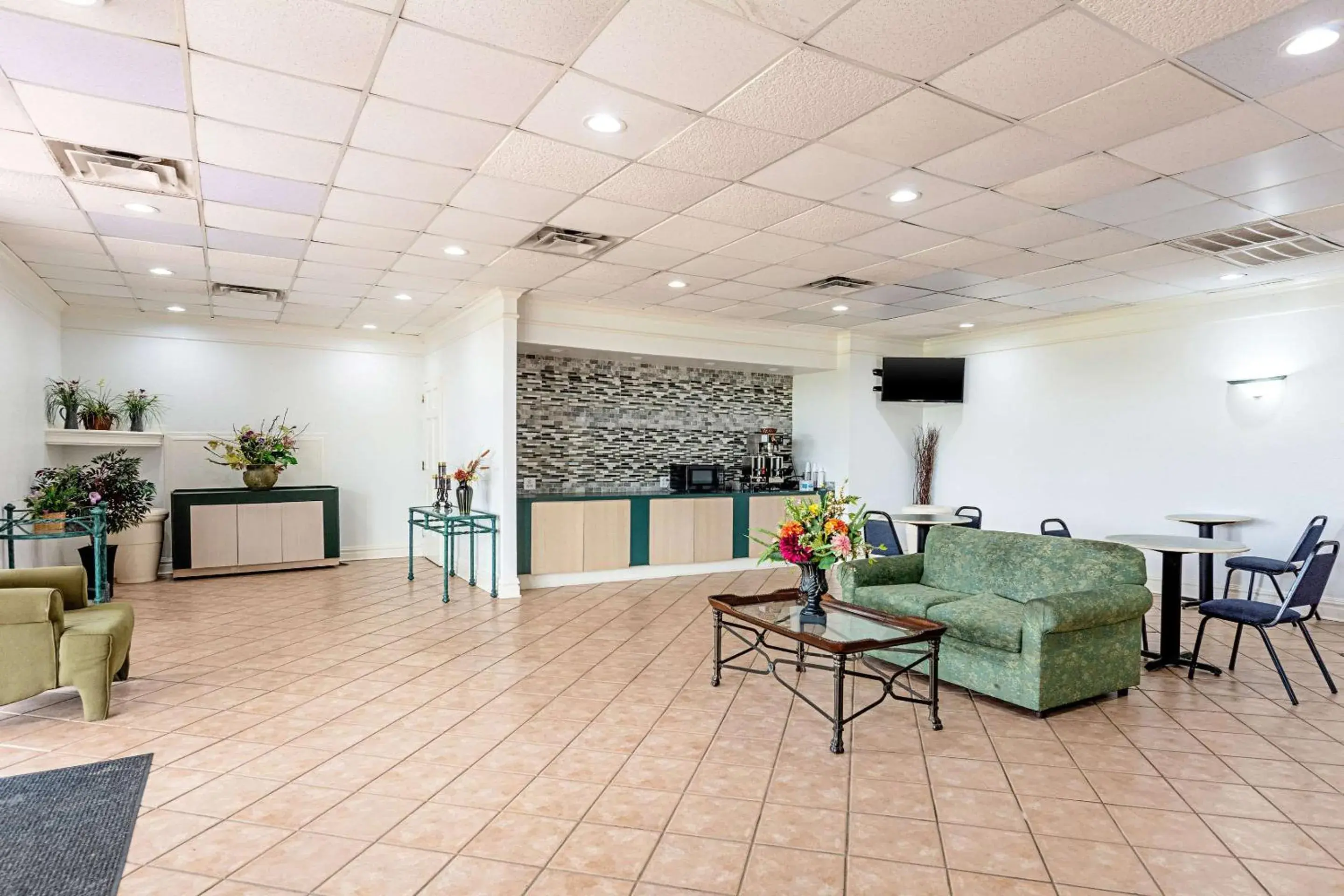 Lobby or reception in Rodeway Inn Huntsville West Lobby or reception in Rodeway Inn Huntsville West