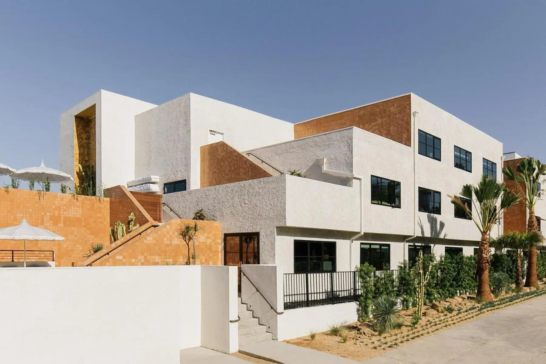 Facade/entrance in Silver Lake Pool & Inn Facade/entrance in Silver Lake Pool & Inn
