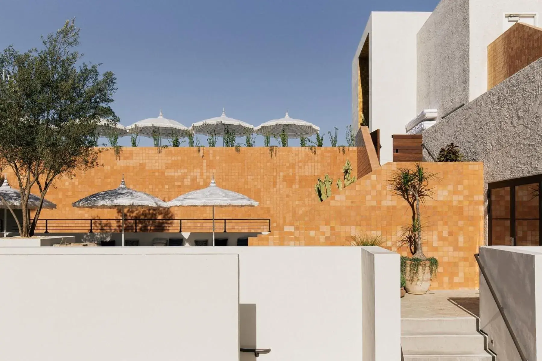 Facade/entrance in Silver Lake Pool & Inn Facade/entrance in Silver Lake Pool & Inn