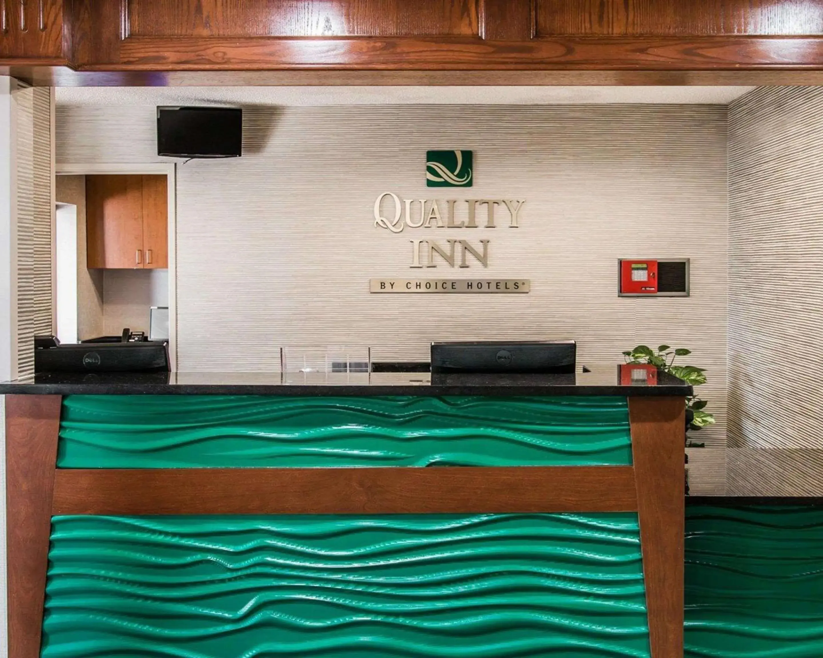 Lobby or reception in Quality Inn & Suites Warren - Detroit Lobby or reception in Quality Inn & Suites Warren - Detroit