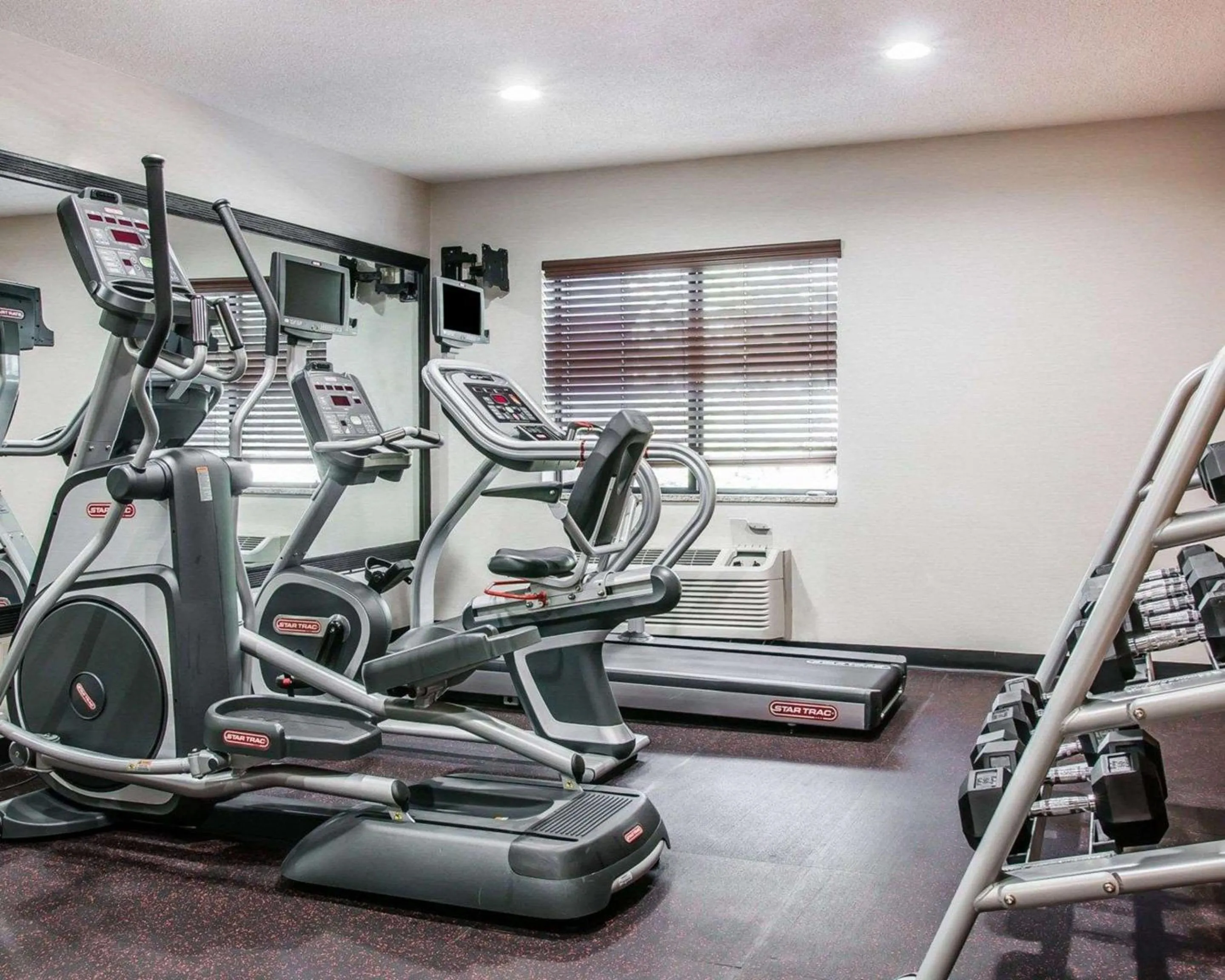 Fitness centre/facilities in Quality Inn & Suites Warren - Detroit