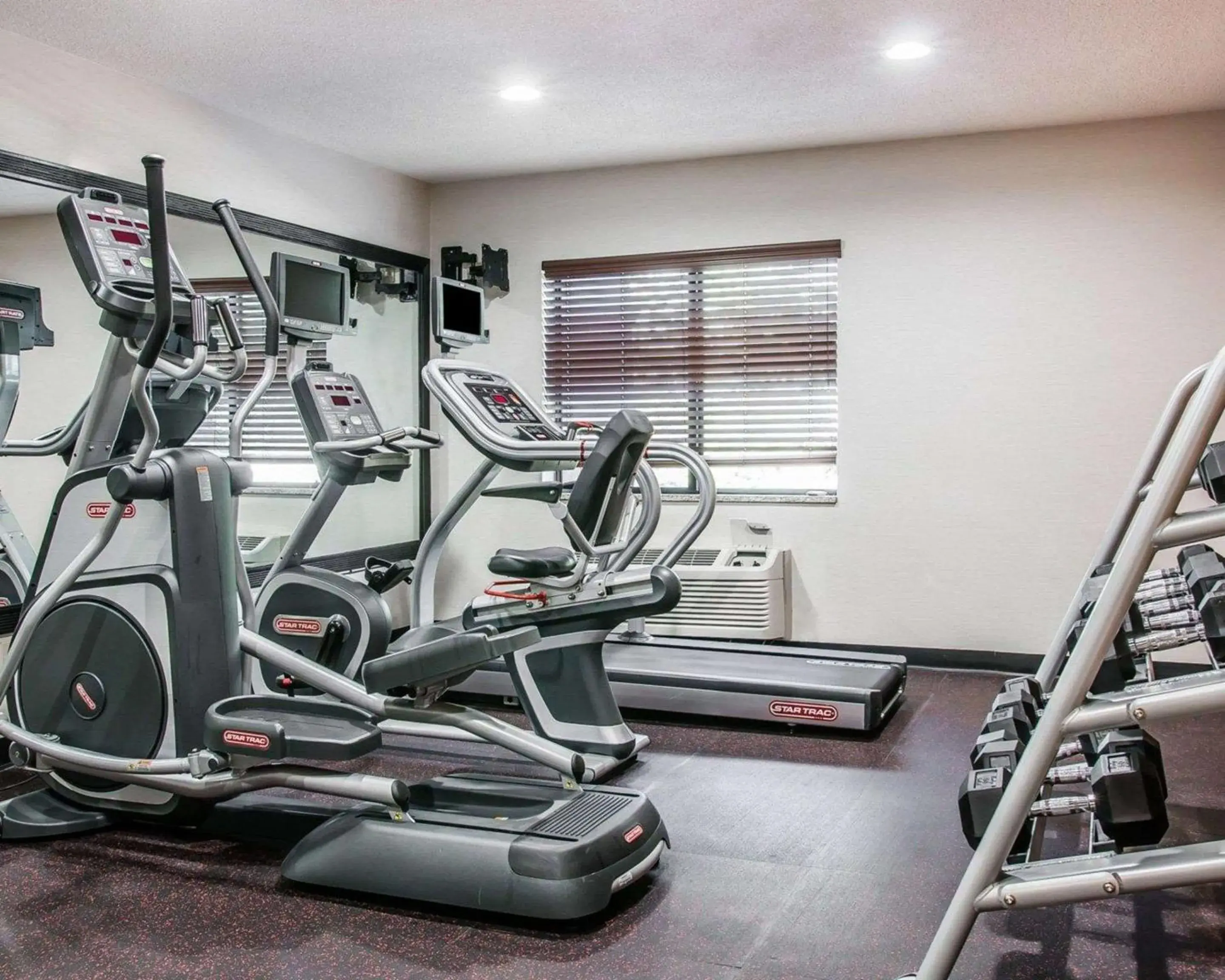 Fitness centre/facilities in Quality Inn & Suites Warren - Detroit Fitness centre/facilities in Quality Inn & Suites Warren - Detroit