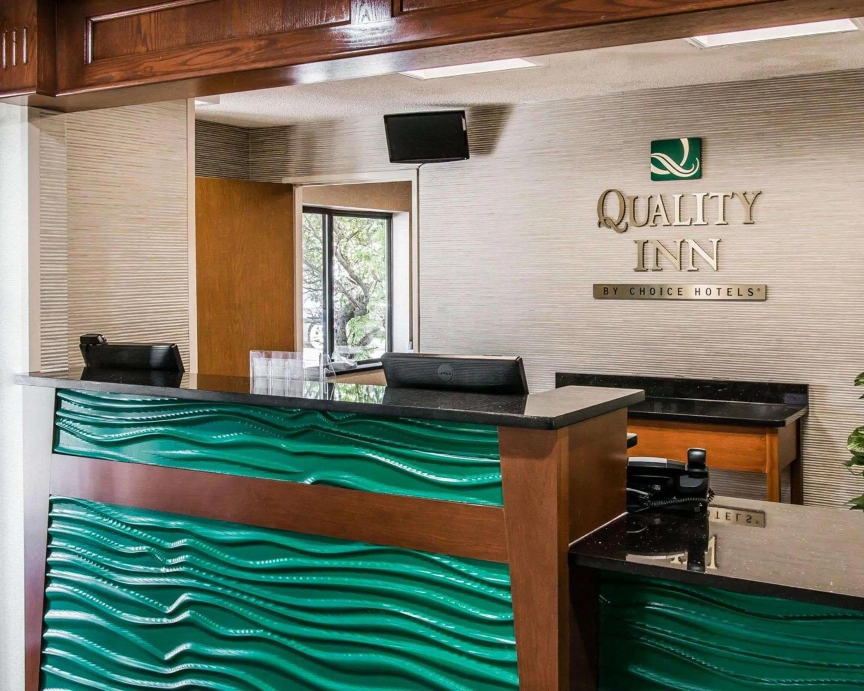 Lobby or reception in Quality Inn & Suites Warren - Detroit