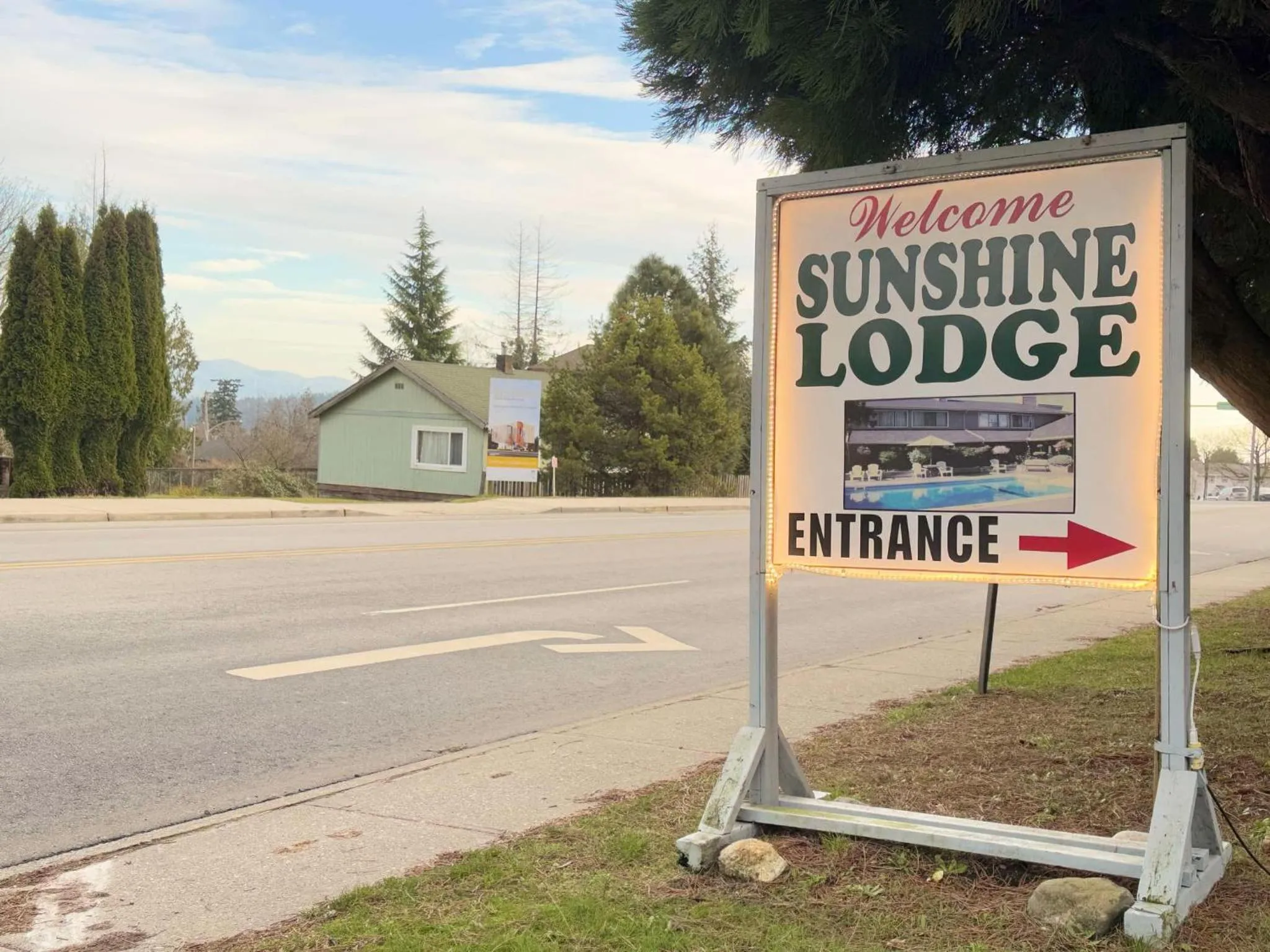 Property building in Sunshine Lodge Inn